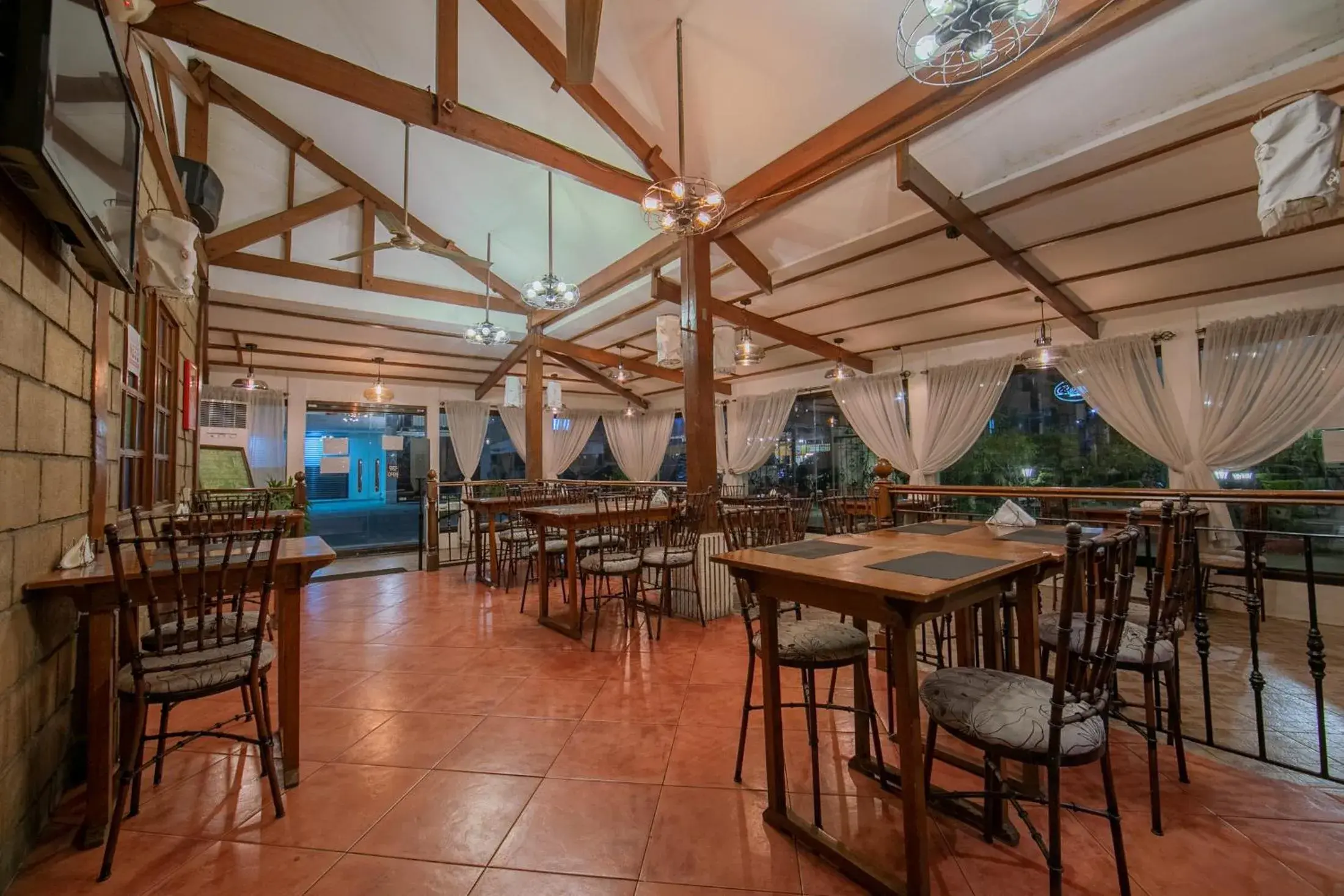 Restaurant/places to eat in Rosvenil Hotel Restaurant/places to eat in Rosvenil Hotel