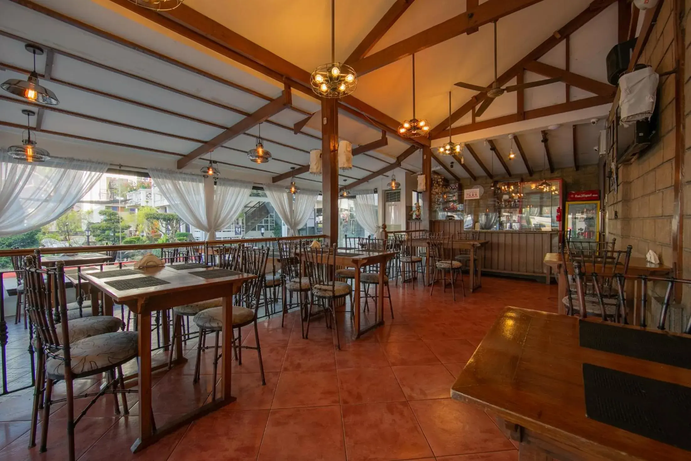 Restaurant/places to eat in Rosvenil Hotel Restaurant/places to eat in Rosvenil Hotel