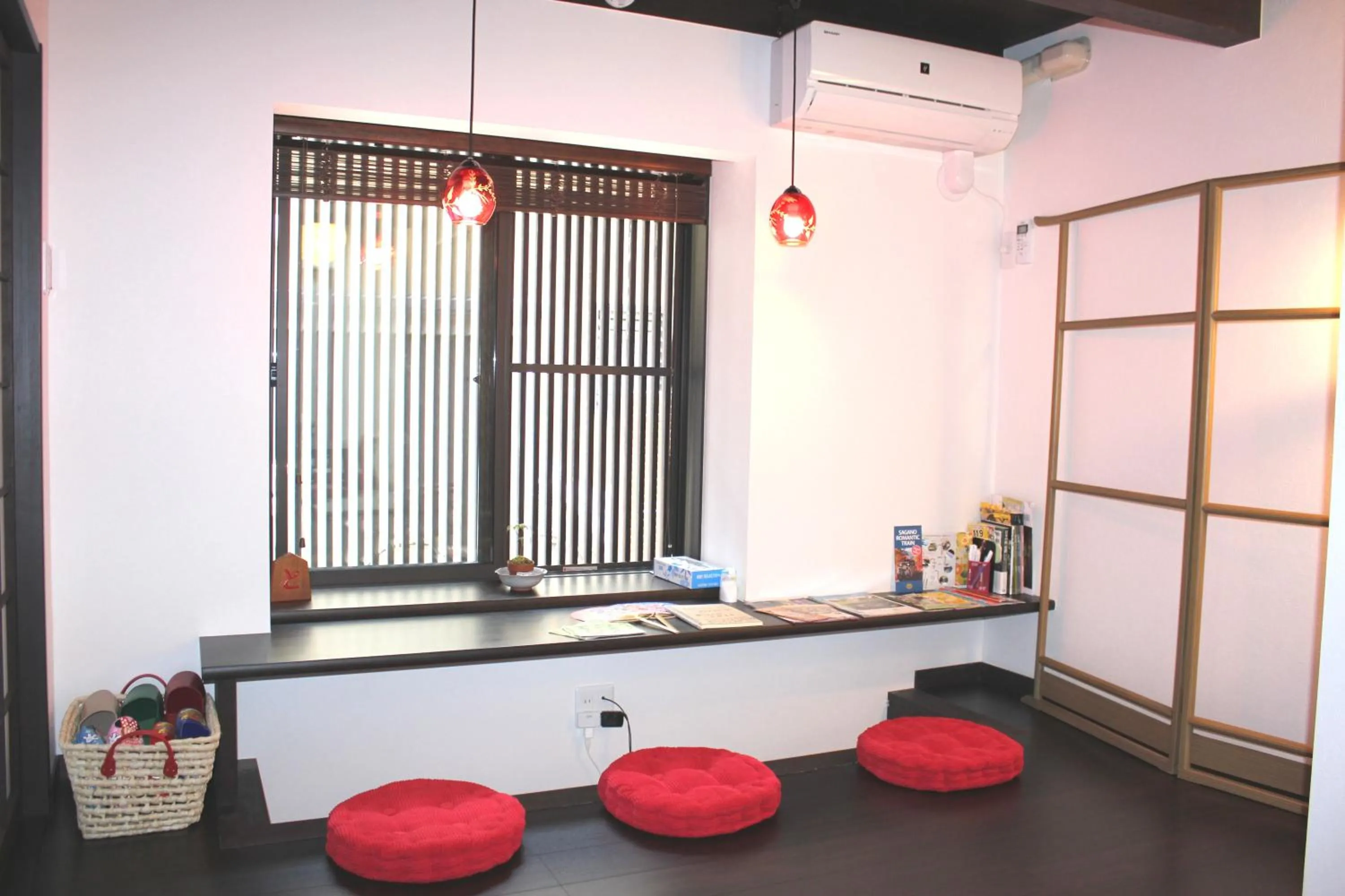 Dining area in Akaneya Kyoto Station