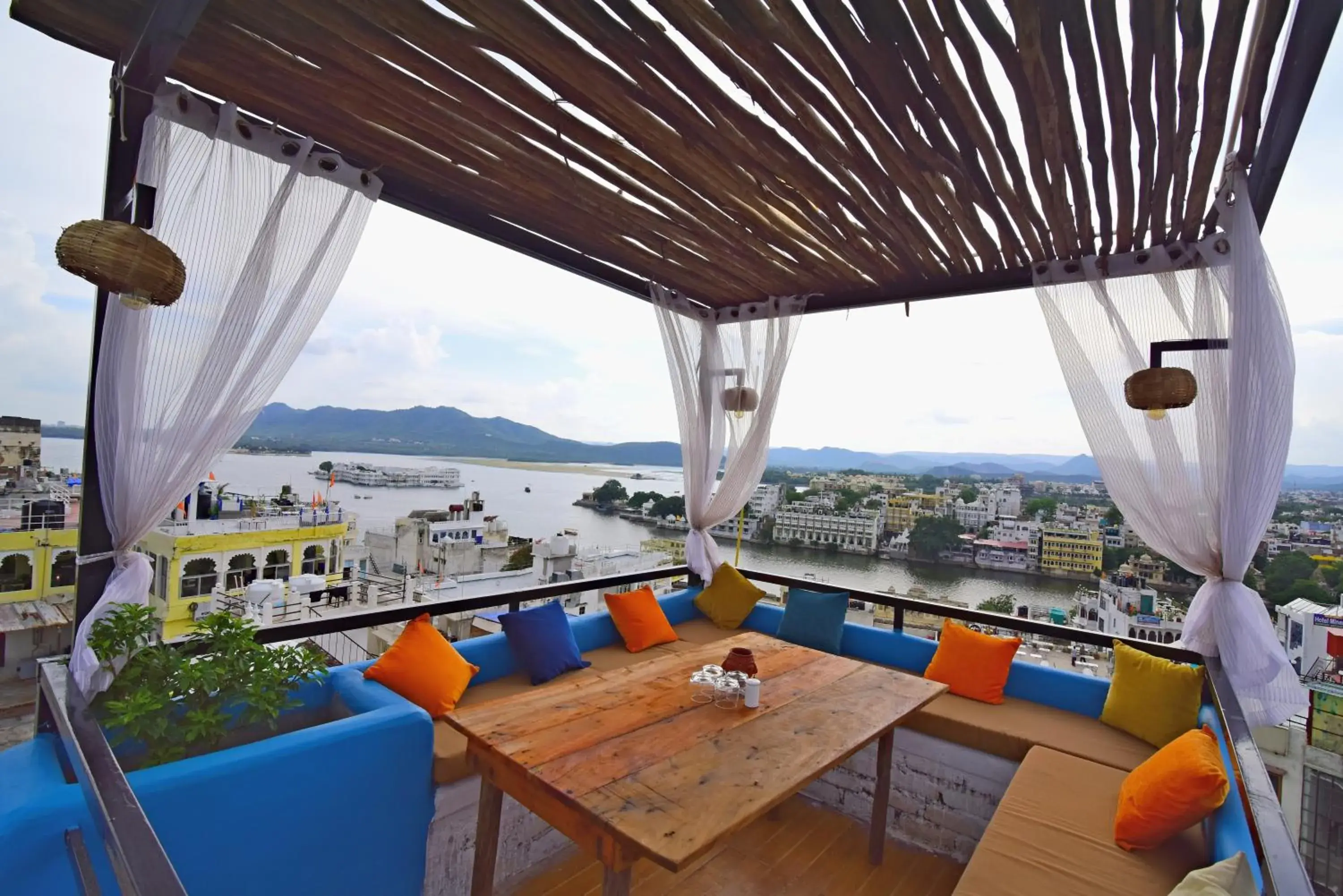 Restaurant/places to eat in Hotel Banjara Heritage Restaurant/places to eat in Hotel Banjara Heritage