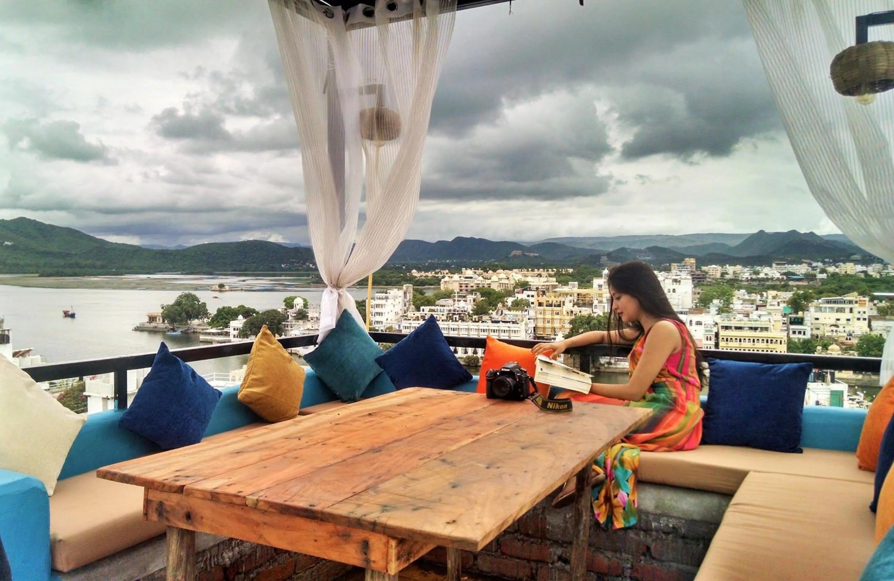 Restaurant/places to eat in Hotel Banjara Heritage