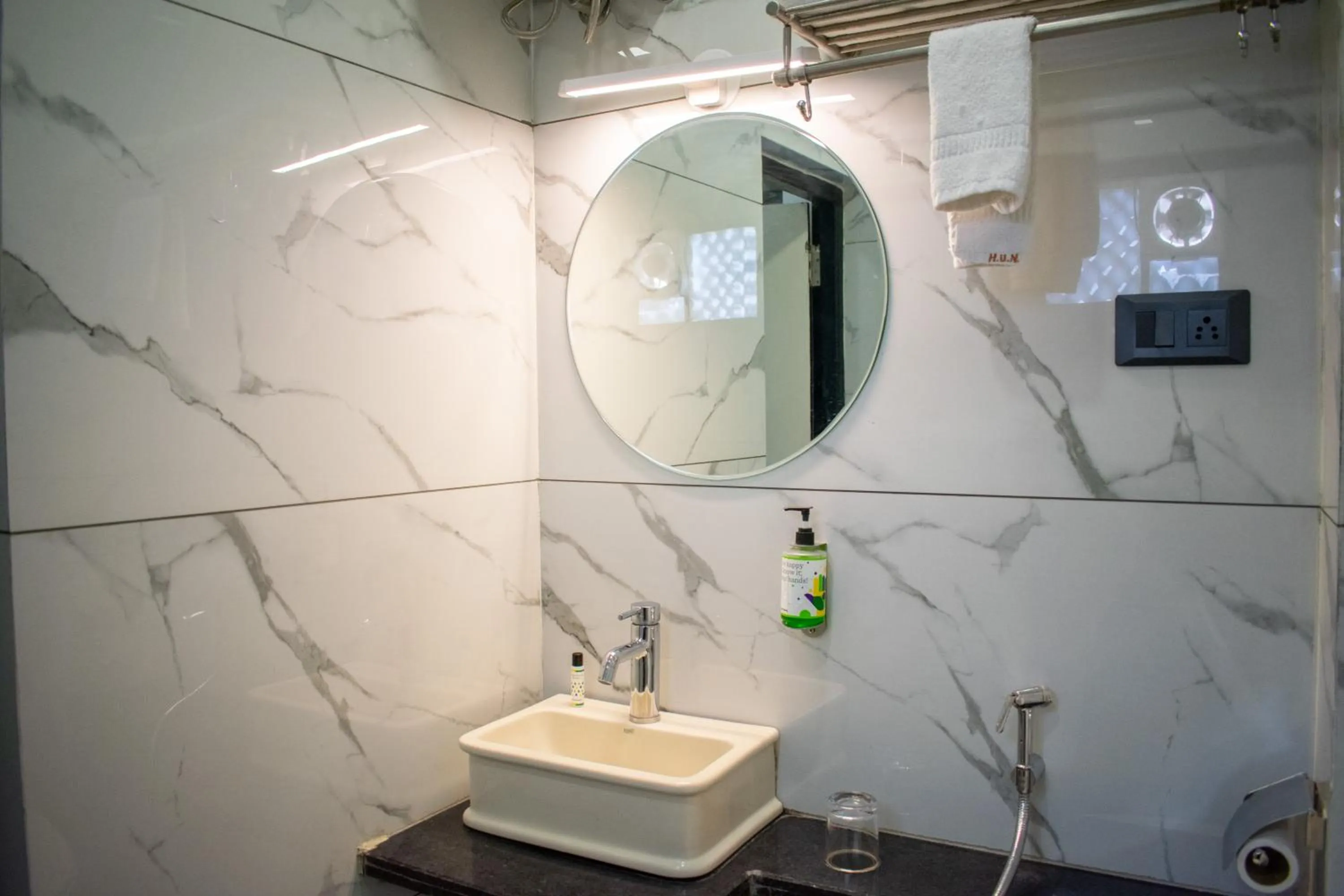 Shower in Hotel Banjara Heritage