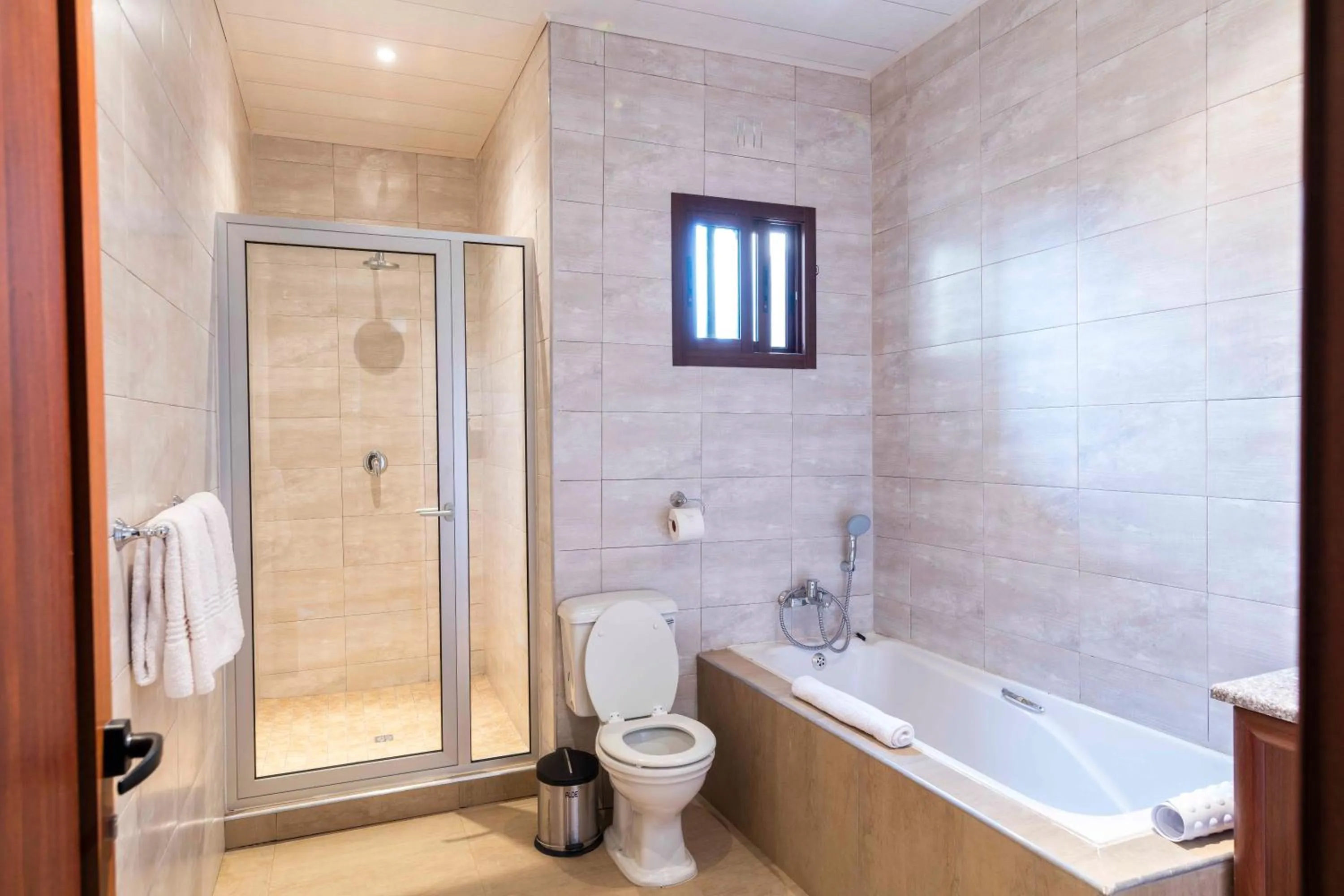 Bathroom in Twangale Resort & Spa