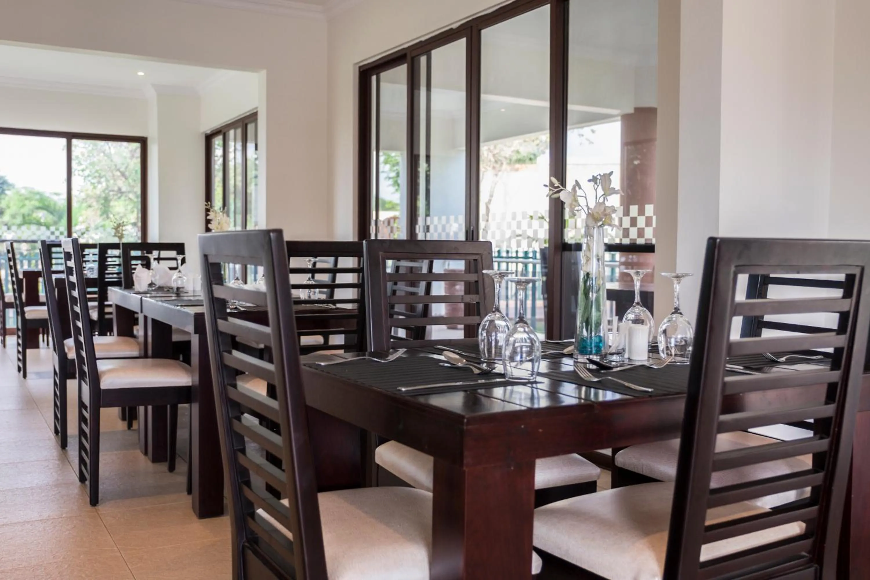 Restaurant/places to eat in Twangale Resort & Spa