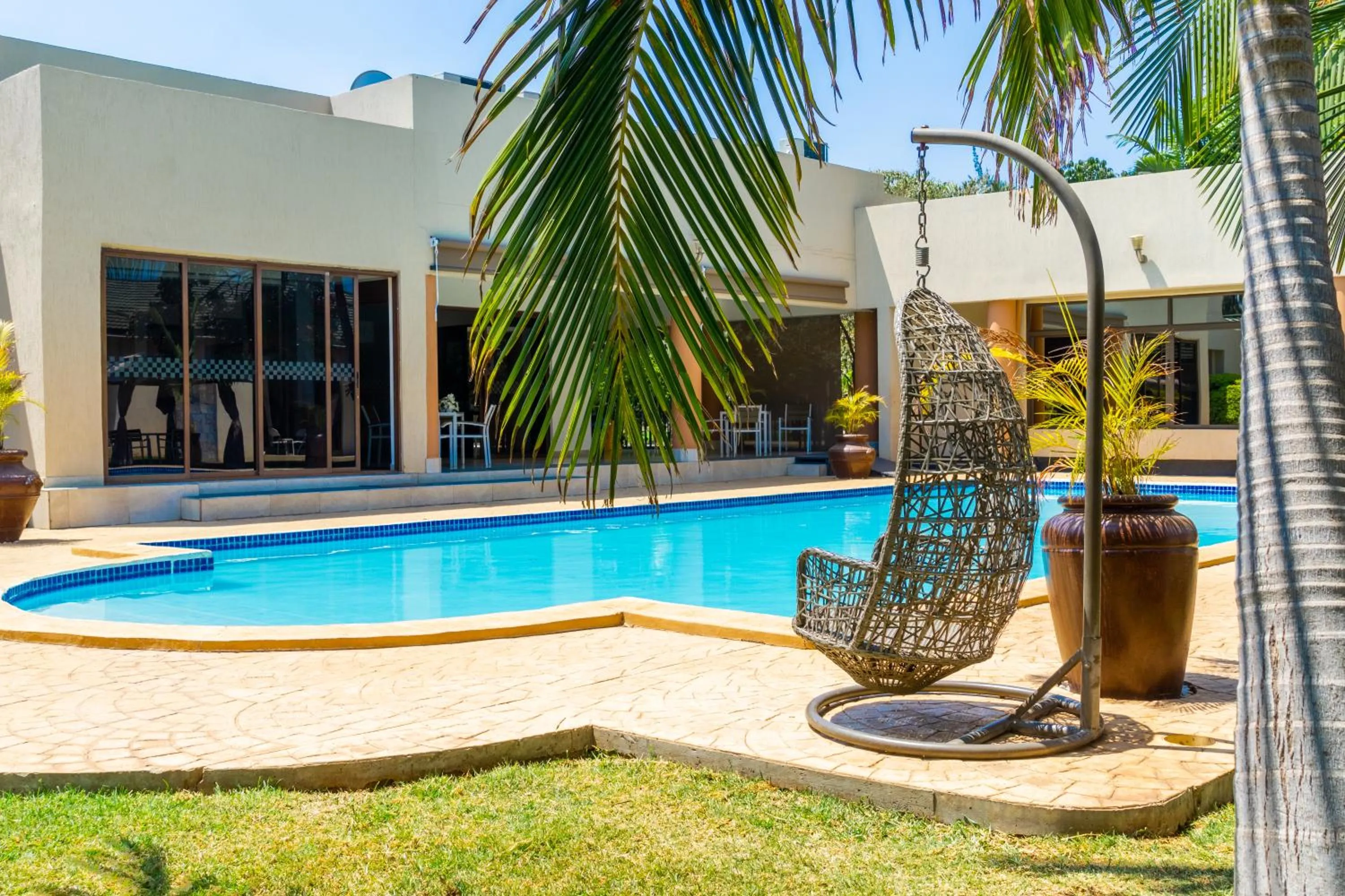 Swimming pool in Twangale Resort & Spa