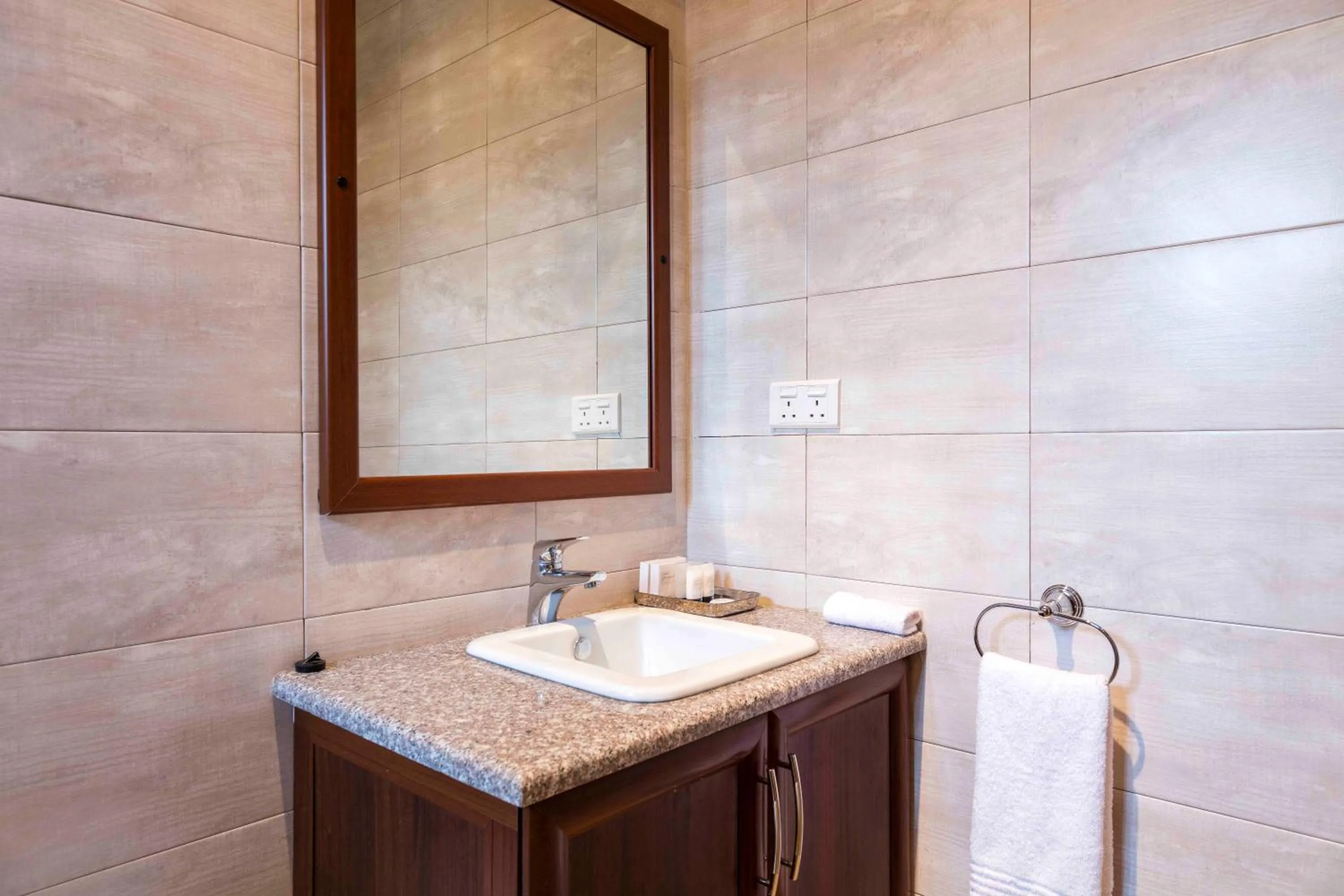 Bathroom in Twangale Resort & Spa