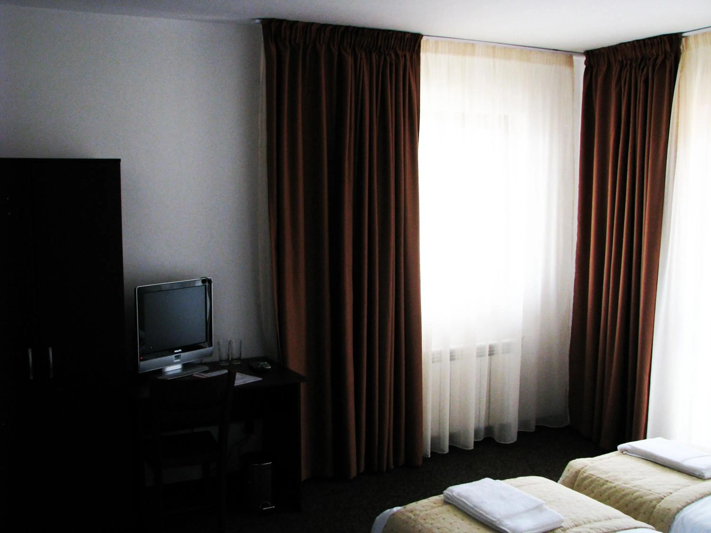 Photo of the whole room, Bed in Park Hotel Eagle Stone