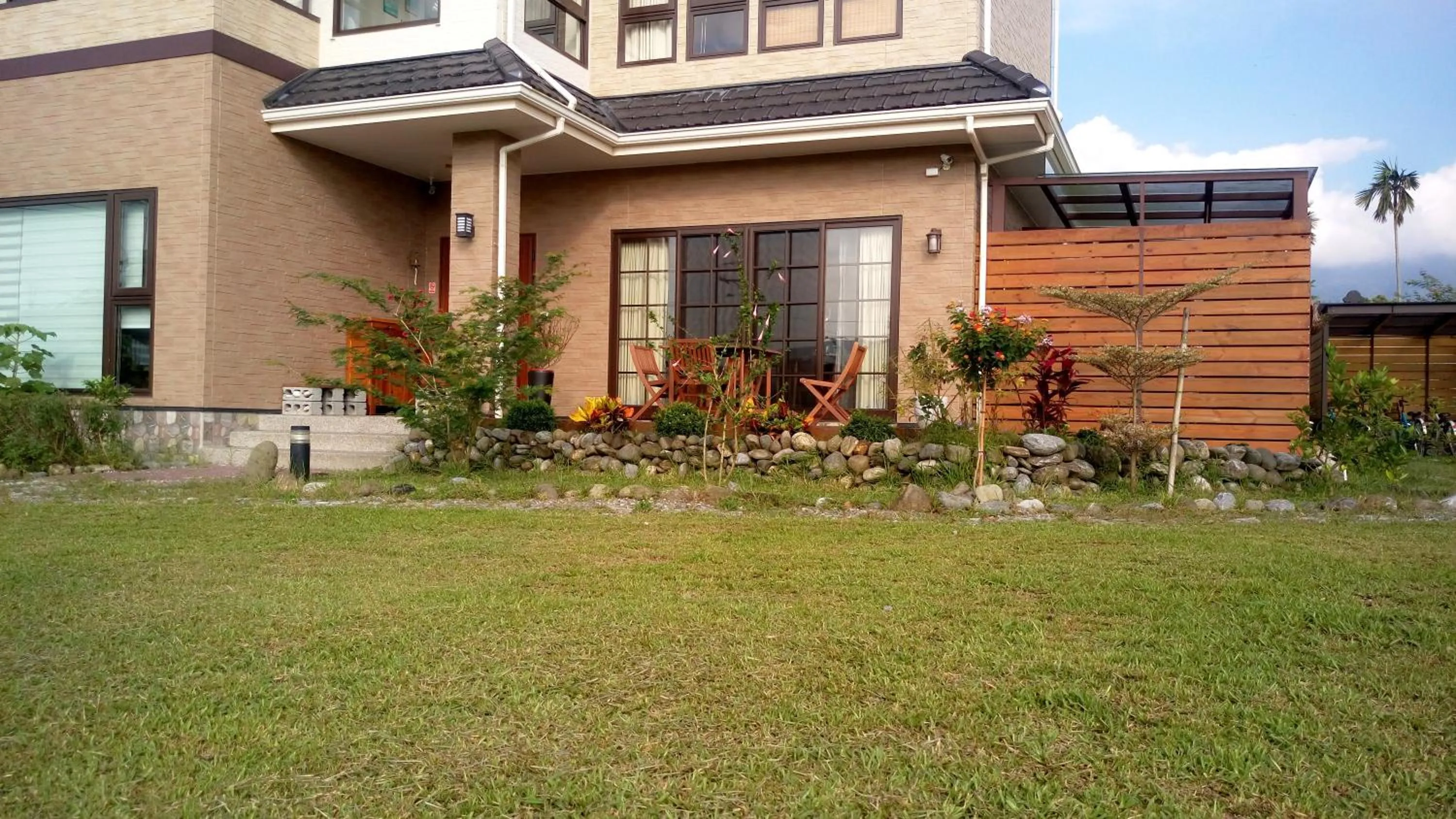 Facade/entrance in Celine's B&B