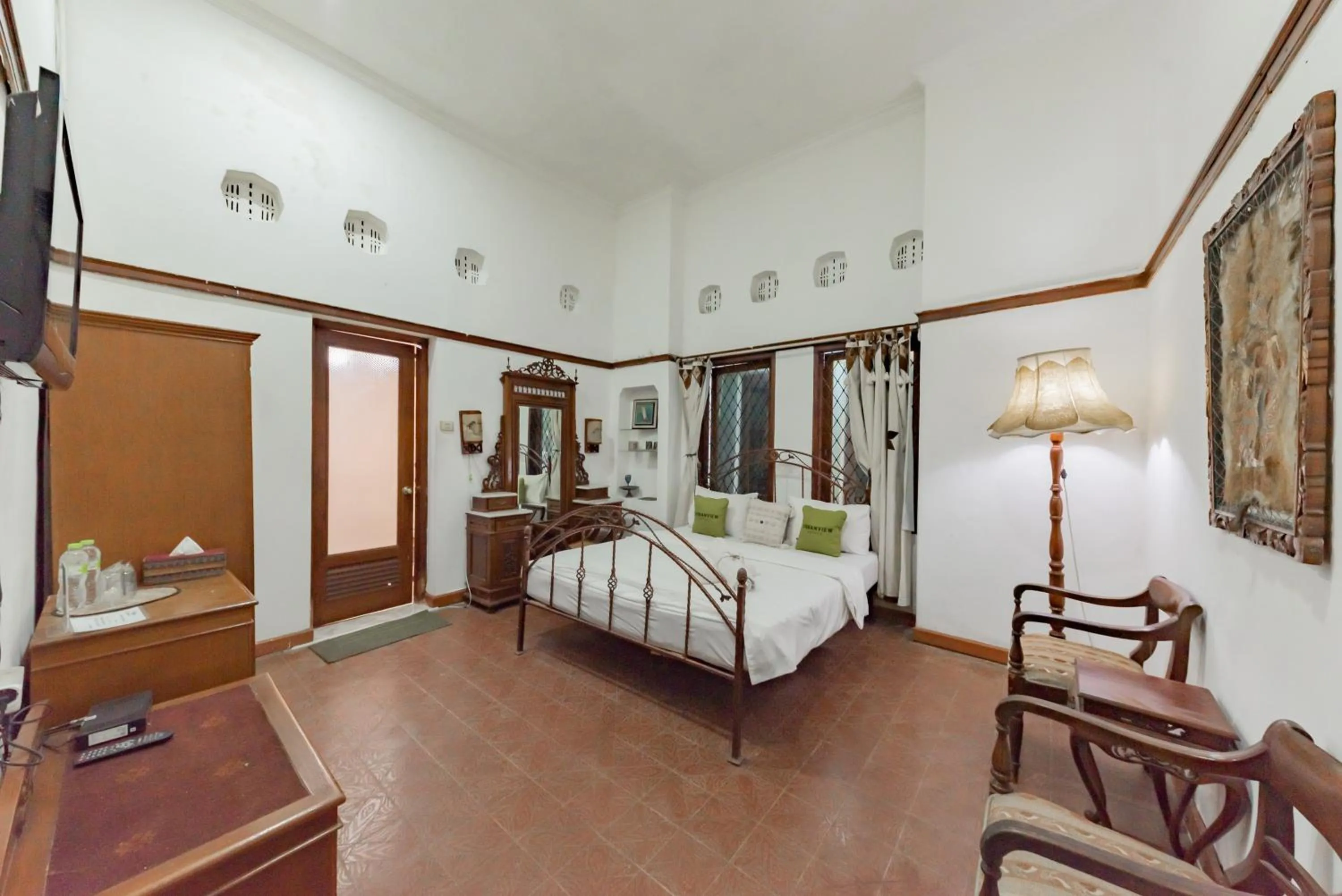 Bedroom, Bed in Urbanview De Ethnic Hotel Bandung by RedDoorz