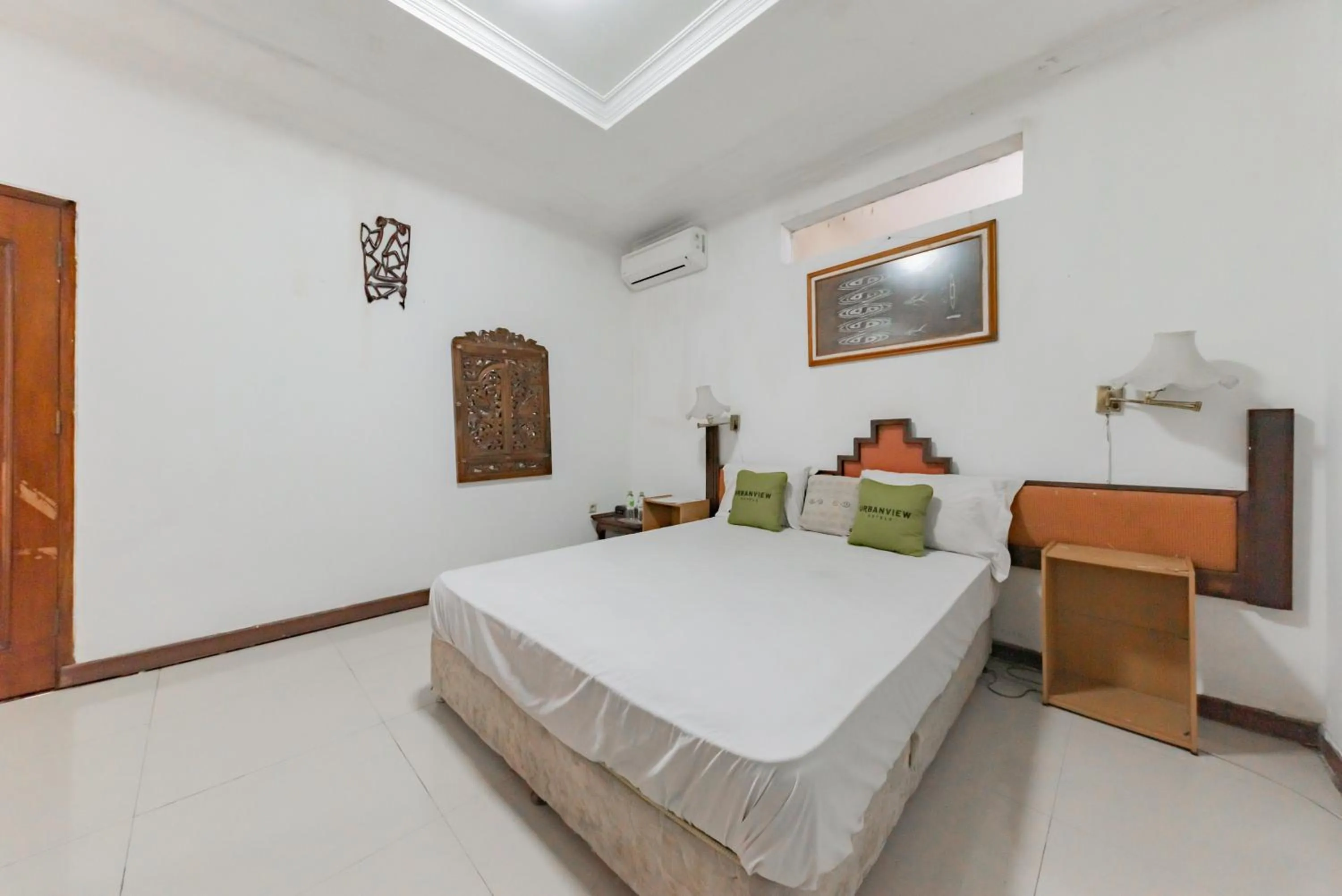 Bedroom, Bed in Urbanview De Ethnic Hotel Bandung by RedDoorz
