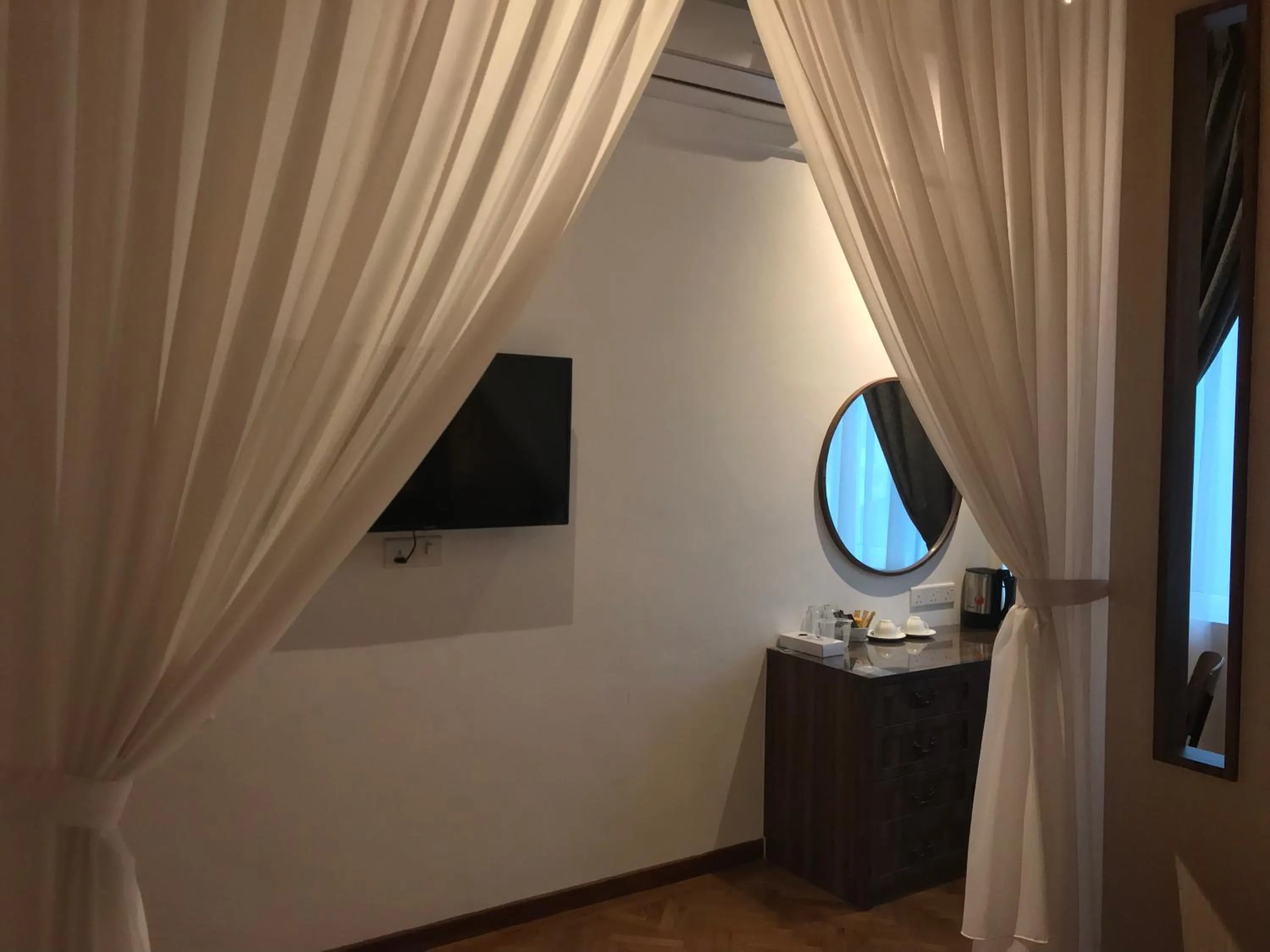 Standard Queen Room in The Corner House