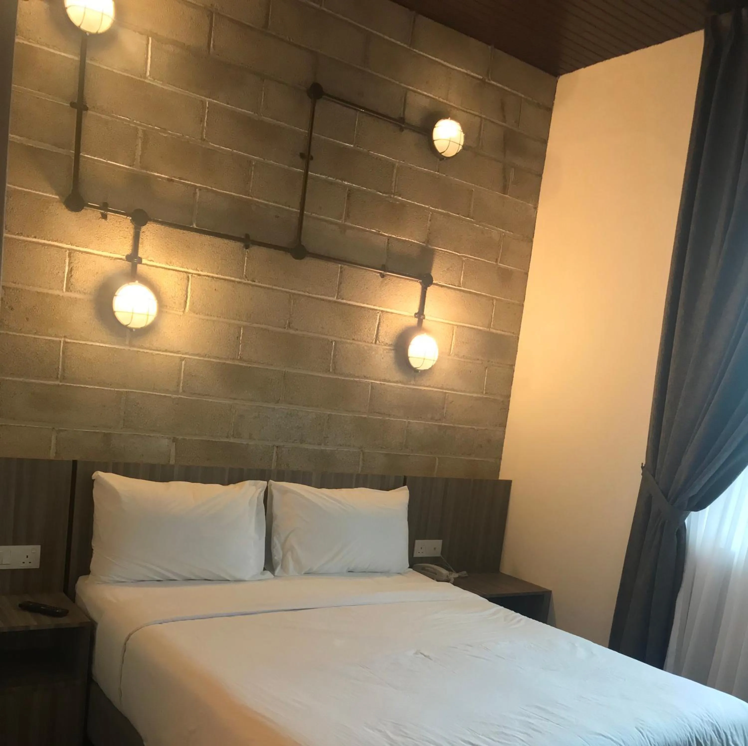 Queen Room in The Corner House