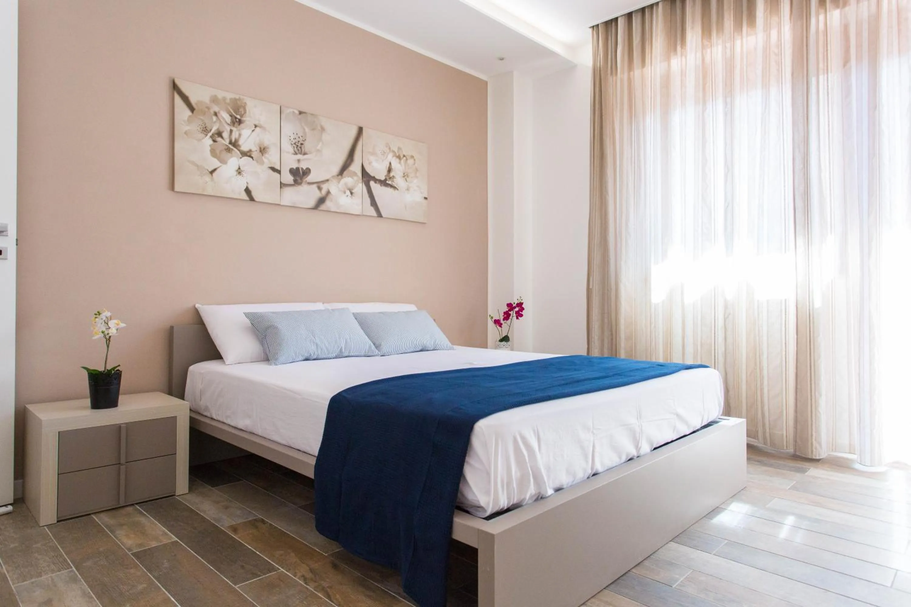 Day, Bed in Politeama Luxury Suites