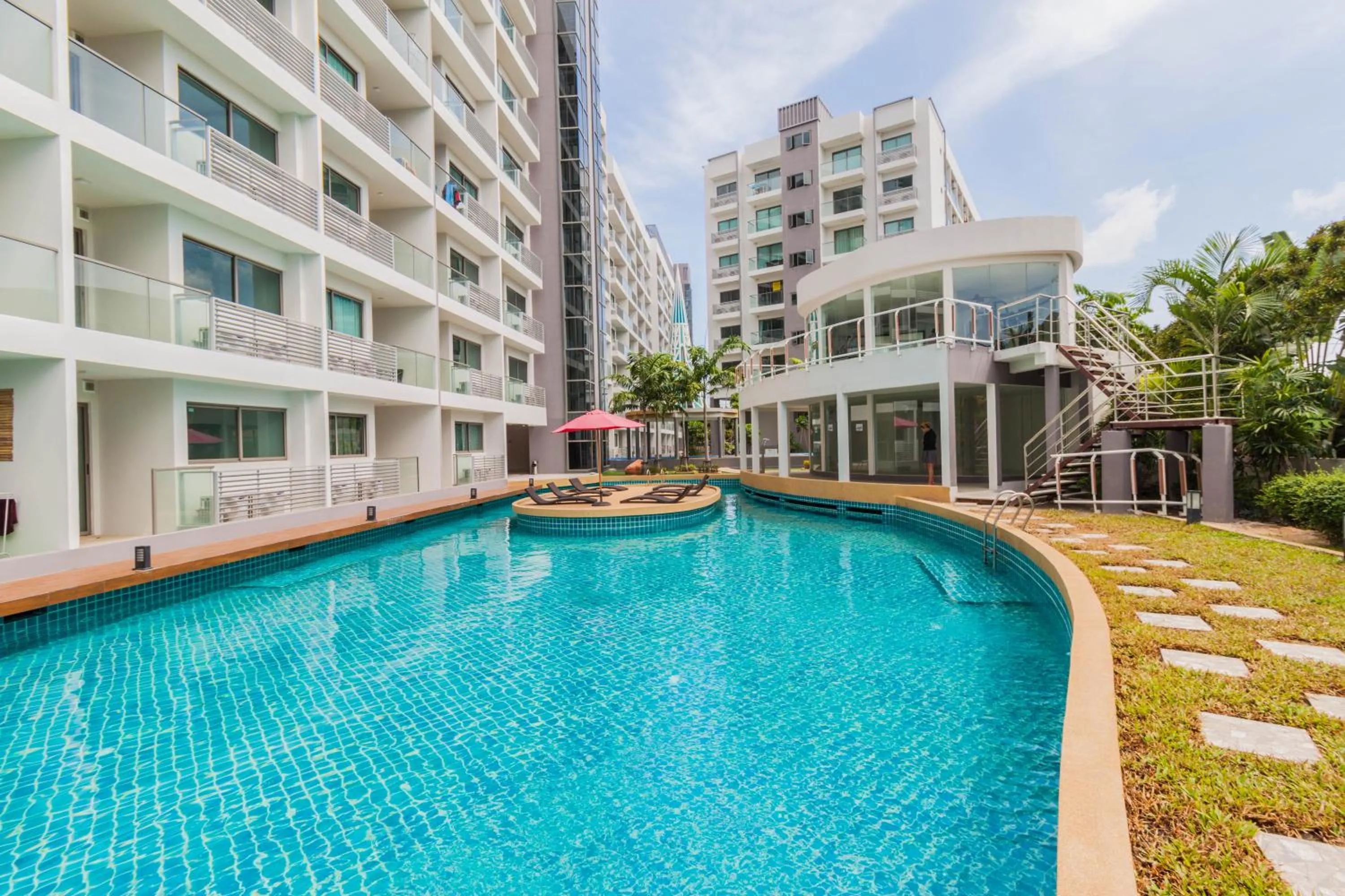 Swimming pool in Laguna Beach Resort 1 By Pattaya Sunny Rentals