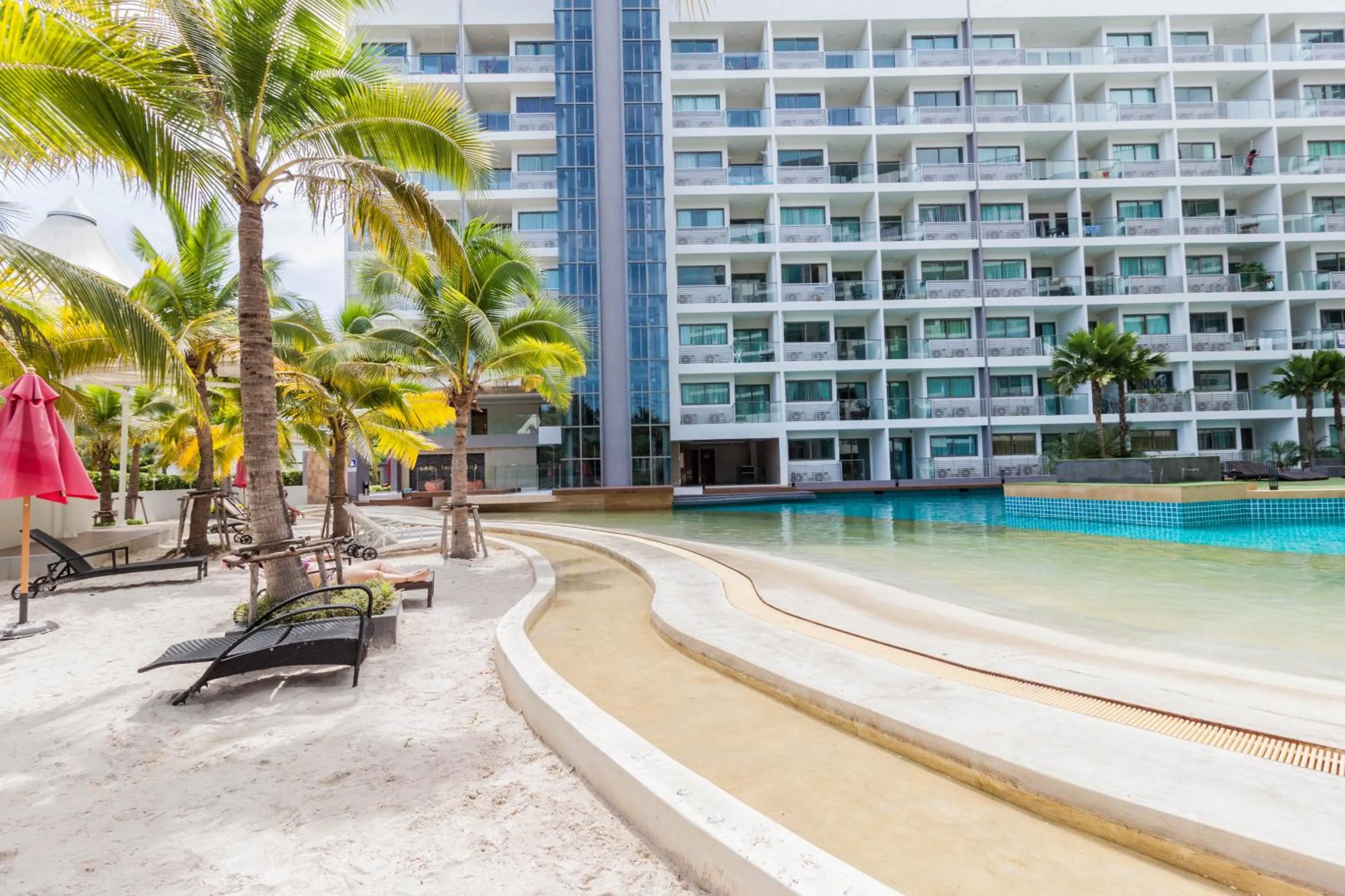 Swimming pool in Laguna Beach Resort 1 By Pattaya Sunny Rentals