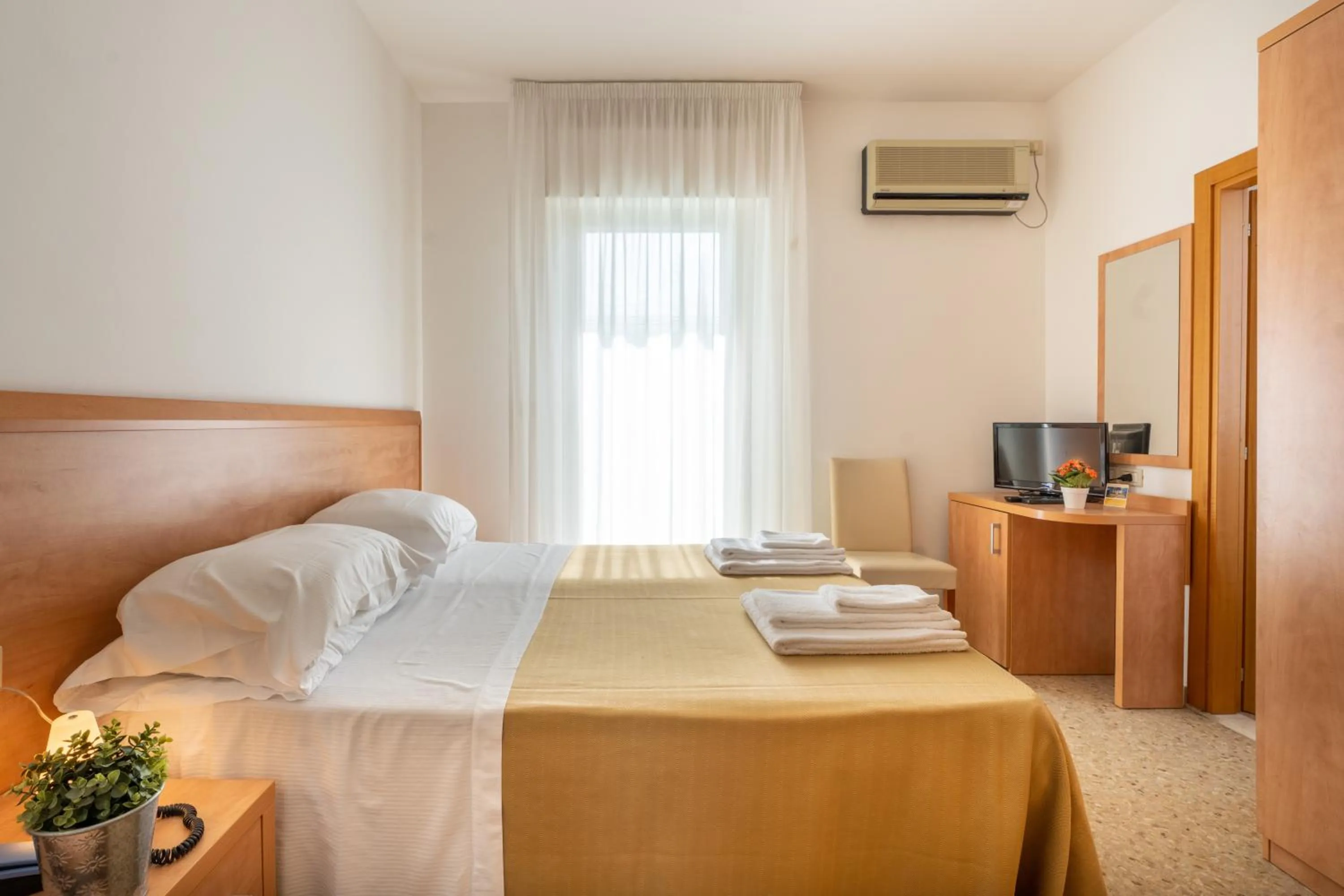 Photo of the whole room in Hotel La Pineta