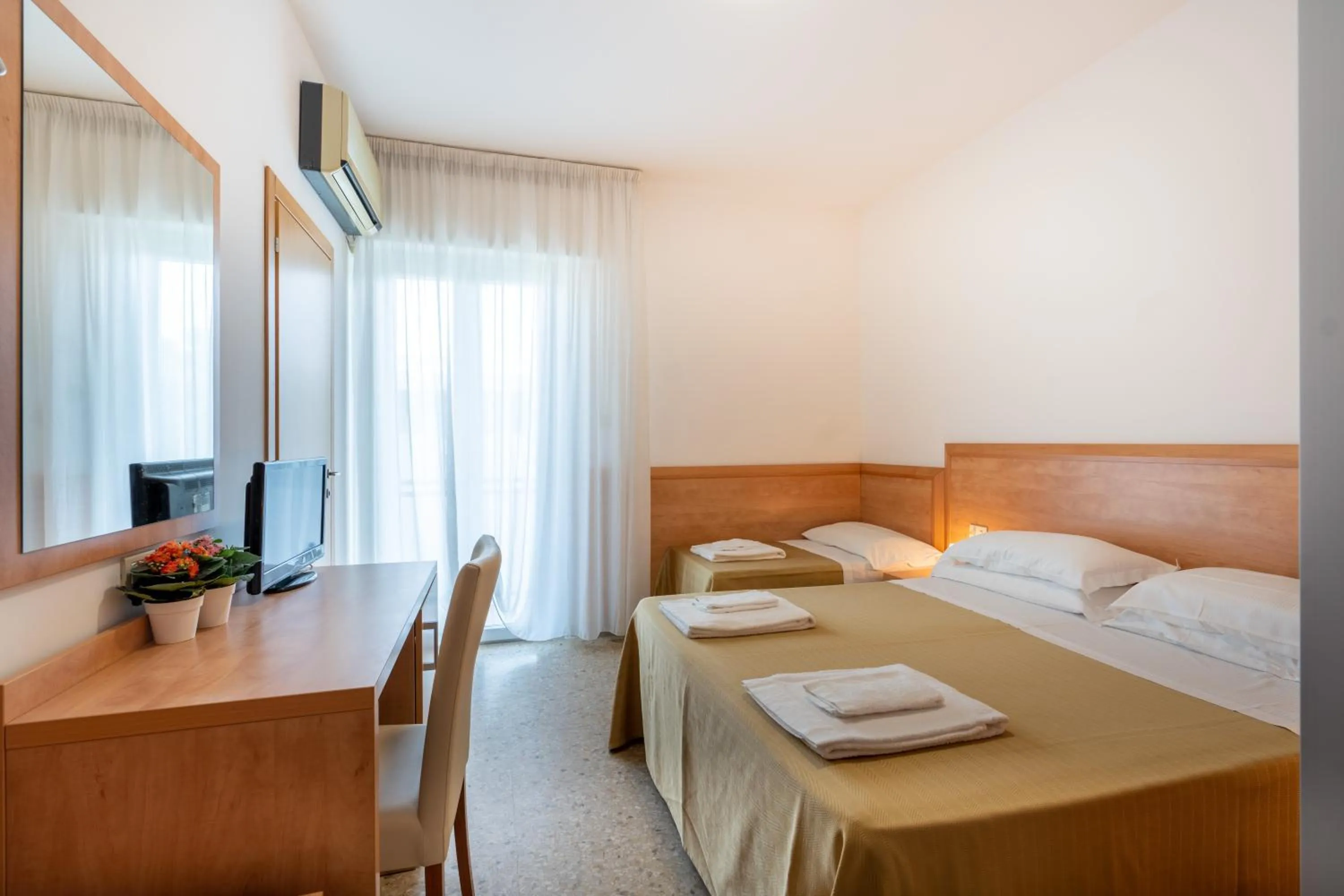 Photo of the whole room in Hotel La Pineta