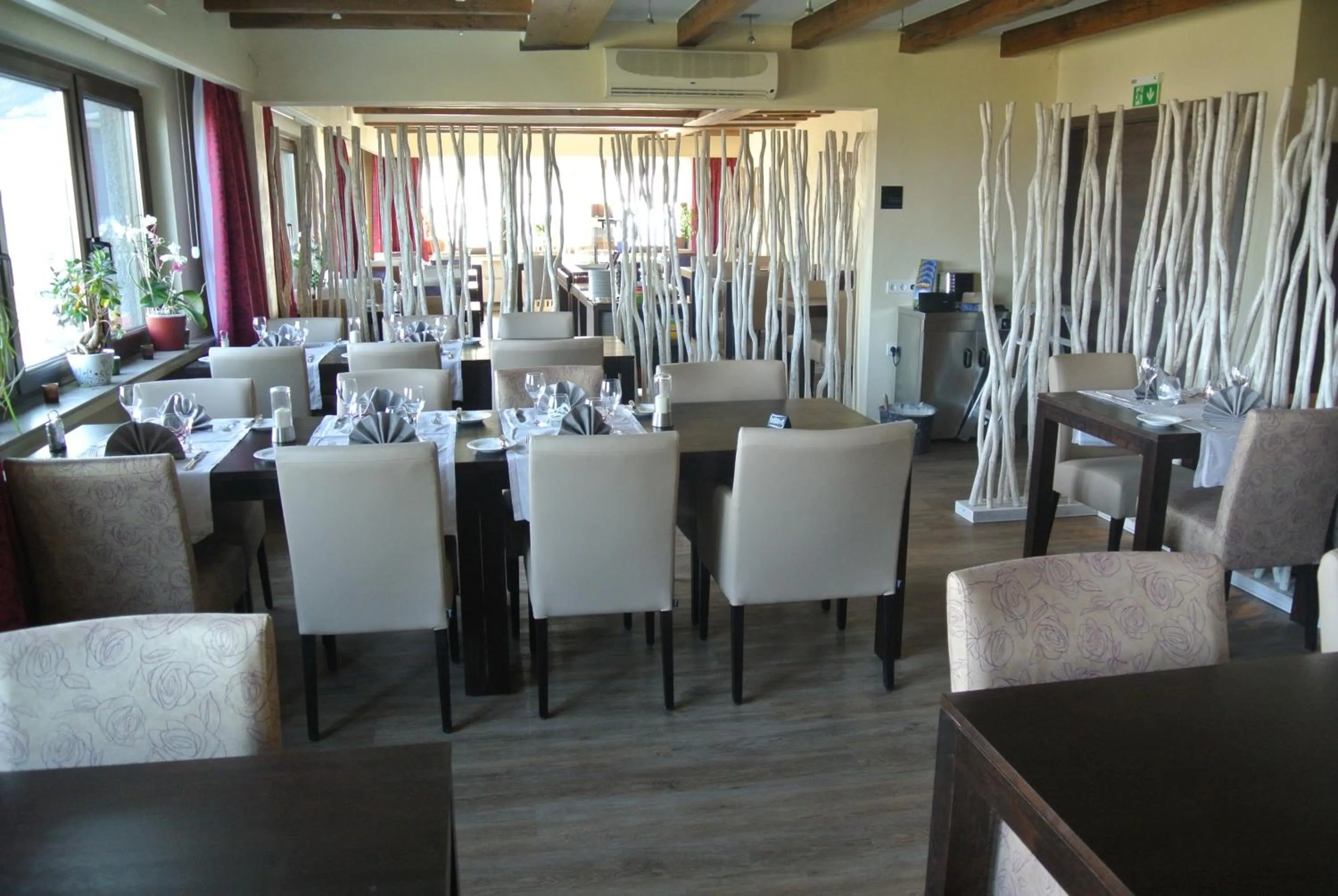 Restaurant/places to eat in Hotel Saint Fiacre