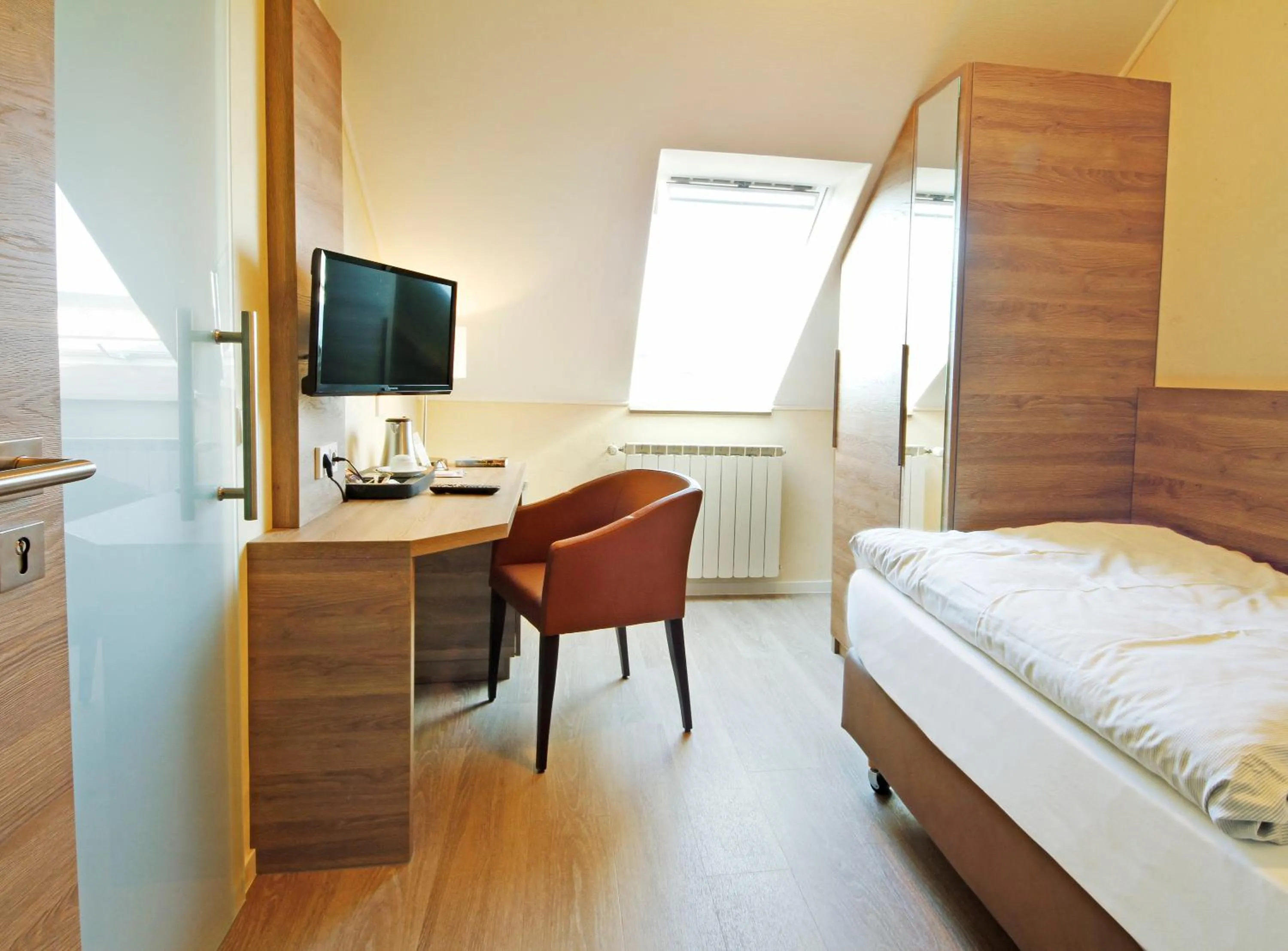 Photo of the whole room, Bed in Hotel Saint Fiacre