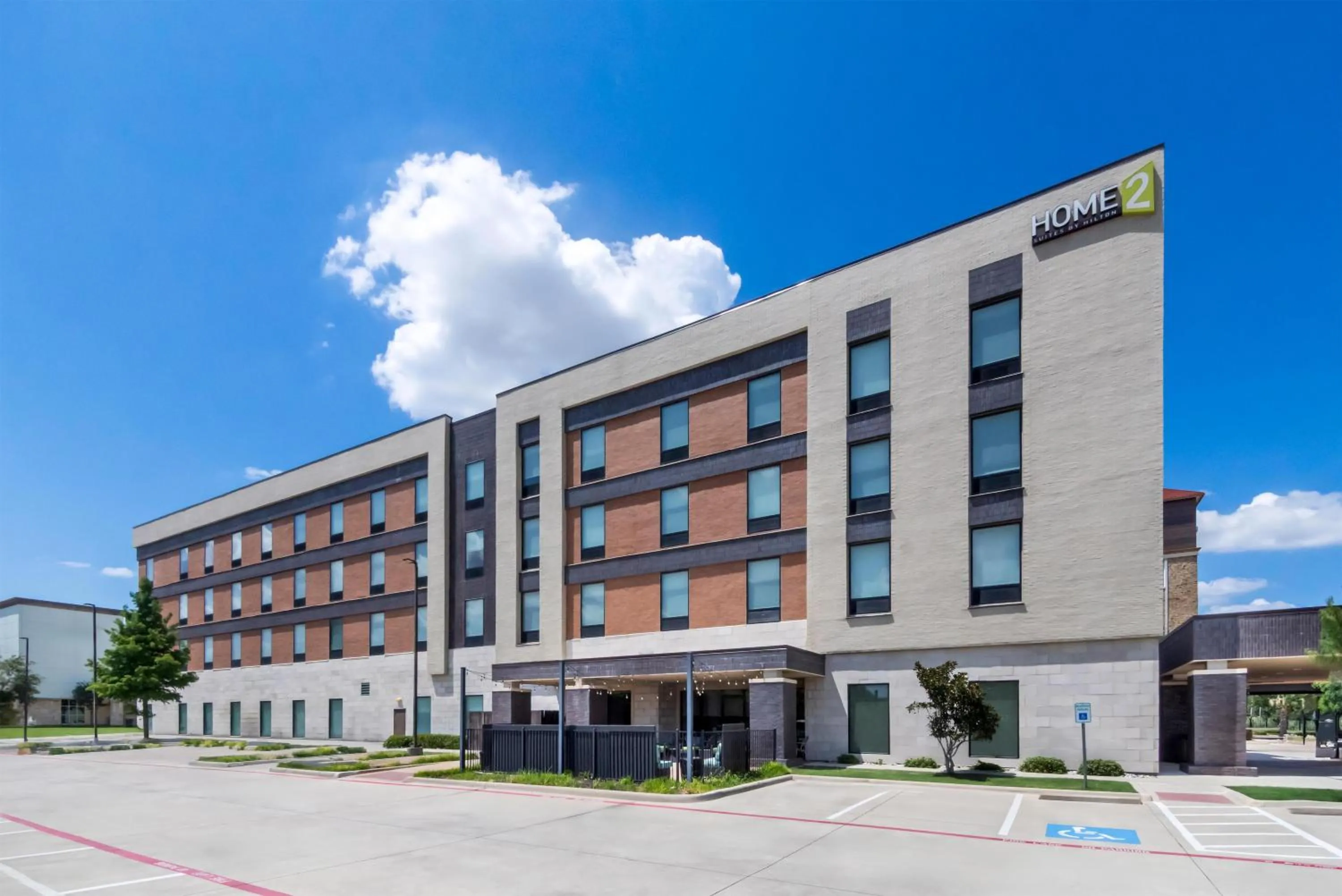 Property building in Home2 Suites By Hilton Dallas Grand Prairie