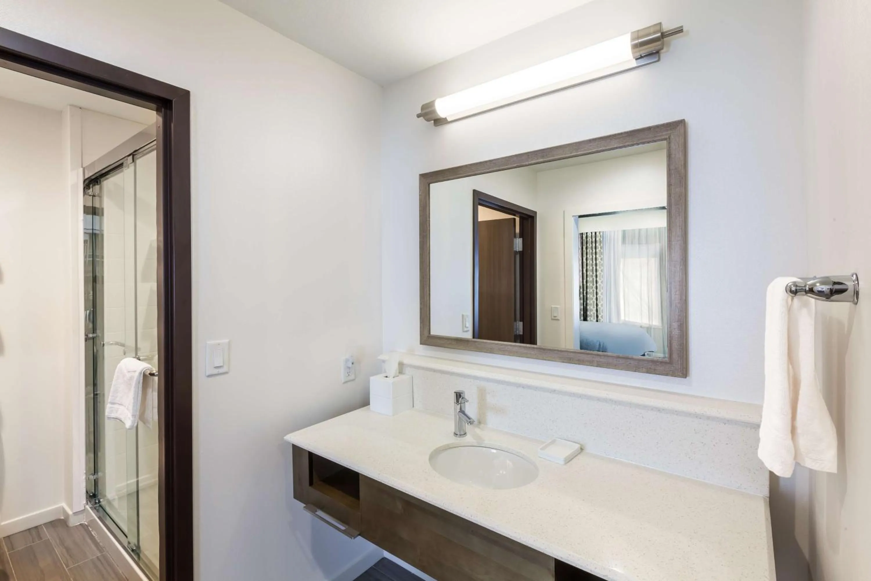 Bathroom in Hampton Inn & Suites Houston/Atascocita, Tx