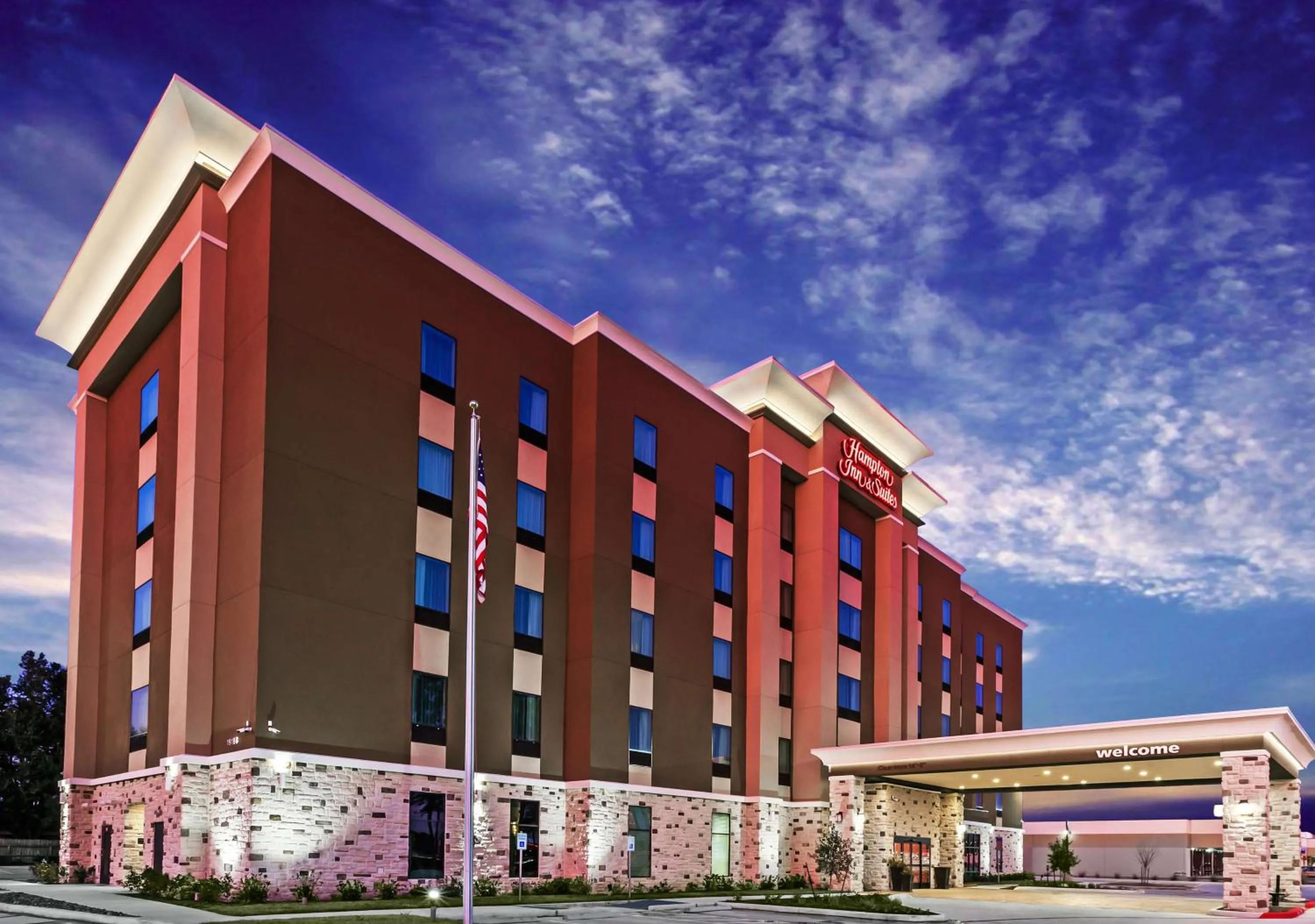 Property building in Hampton Inn & Suites Houston/Atascocita, Tx