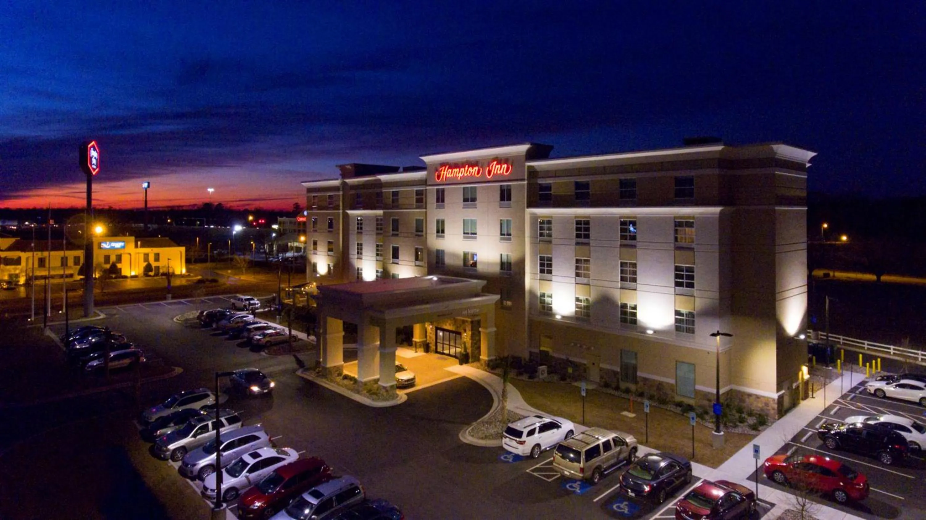 Property building in Hampton Inn Lumberton, NC