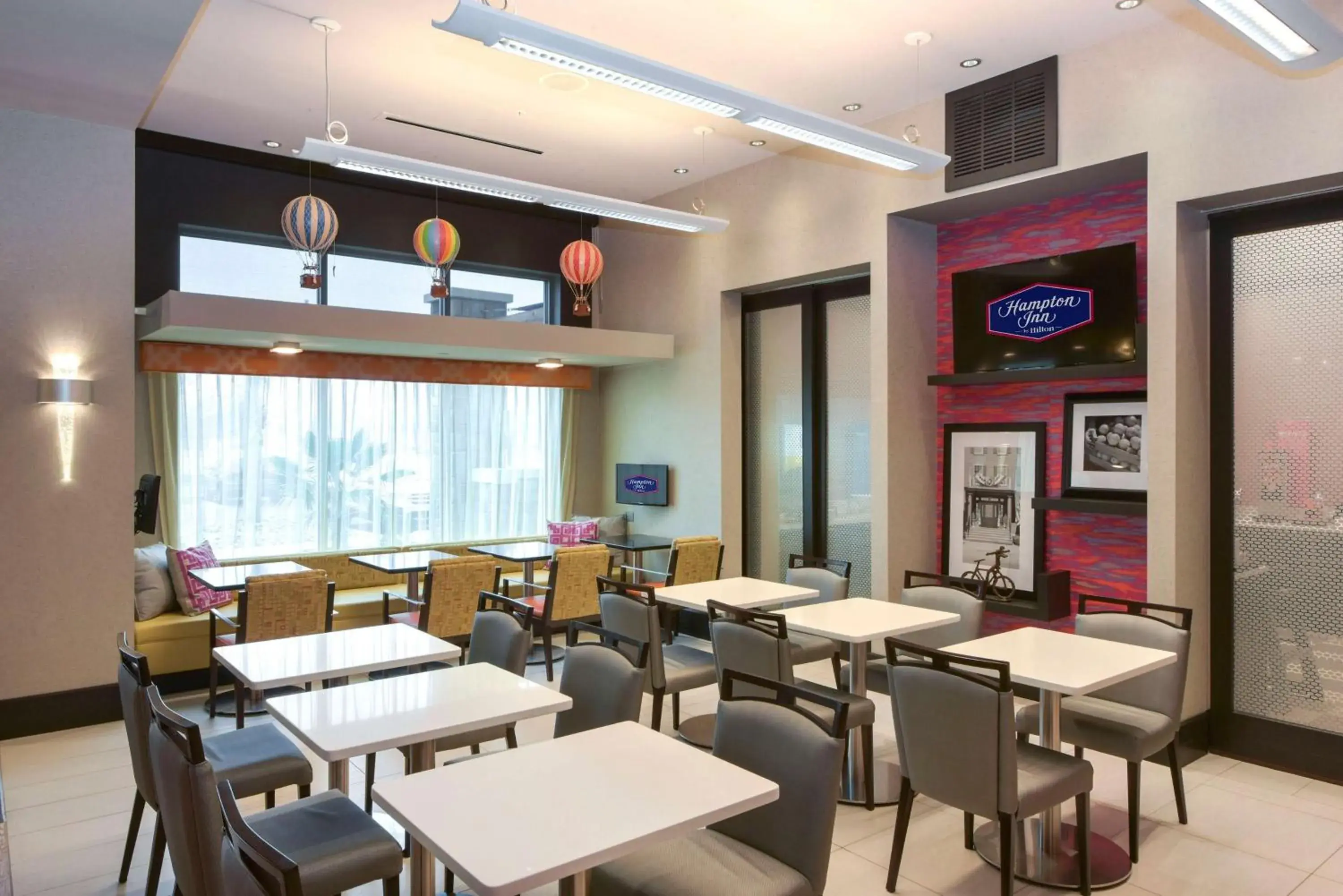 Restaurant/places to eat in Hampton Inn Lumberton, NC Restaurant/places to eat in Hampton Inn Lumberton, NC