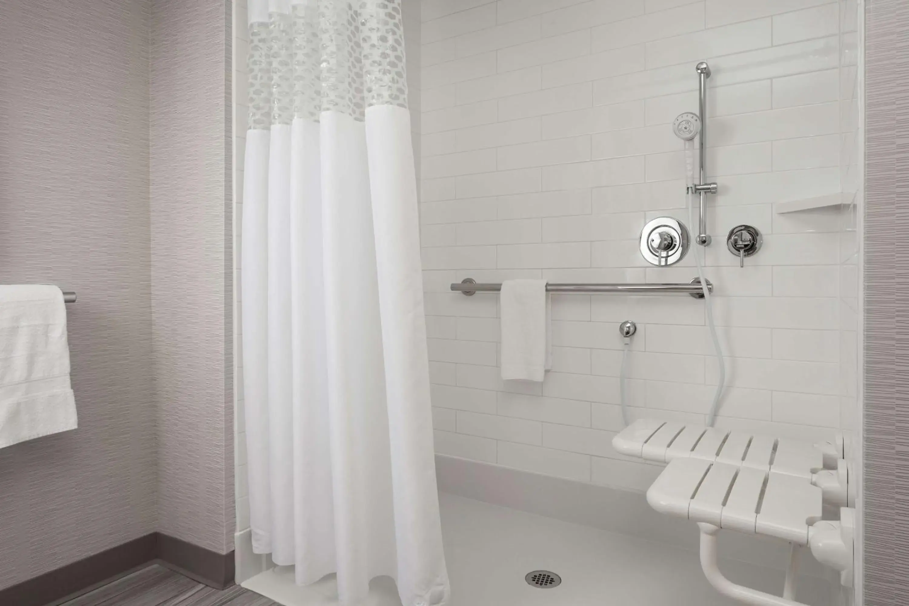 Bathroom in Hampton Inn Lewiston, ID Bathroom in Hampton Inn Lewiston, ID