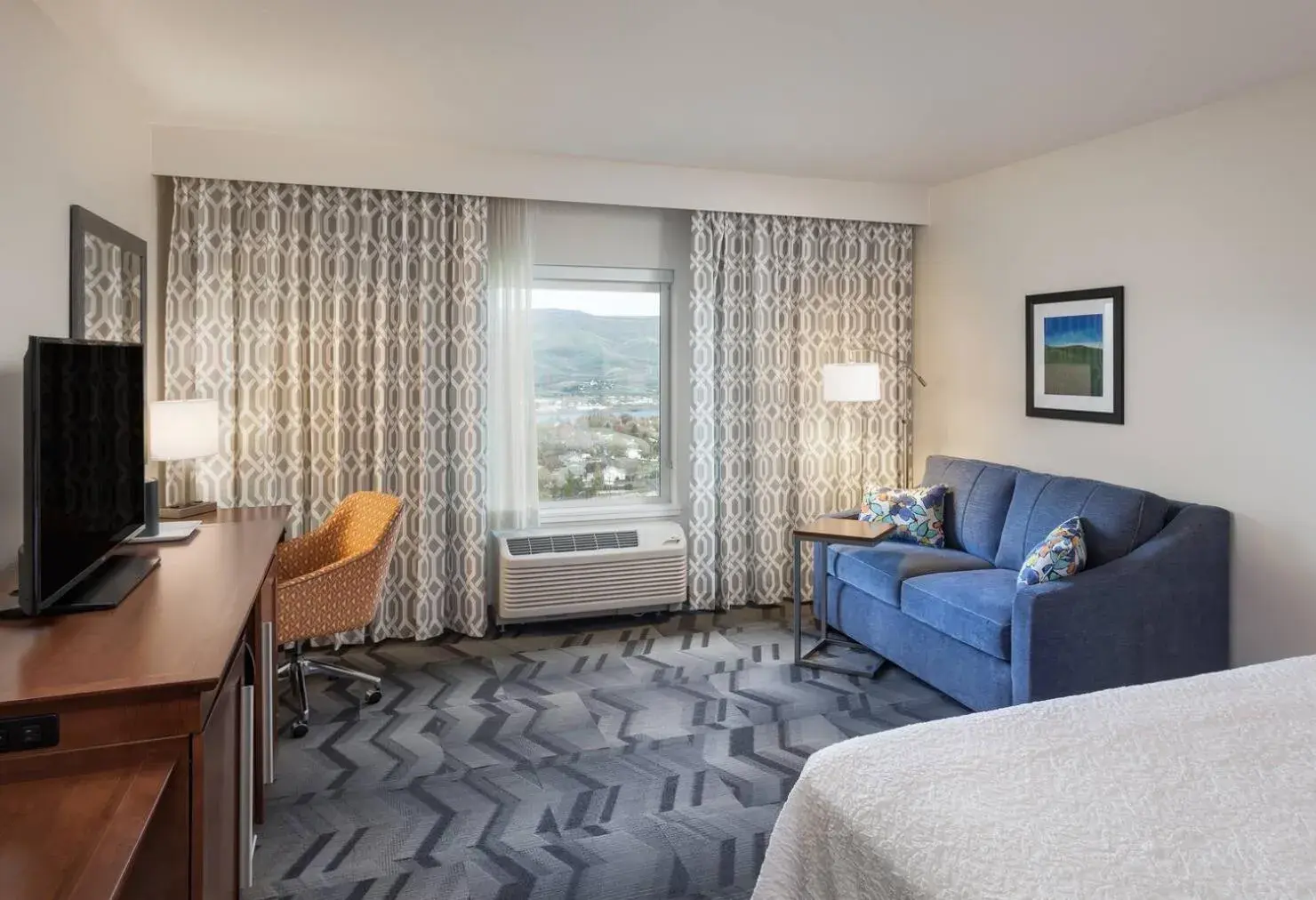 King Room with Sofa Bed - Non-Smoking in Hampton Inn Lewiston, ID King Room with Sofa Bed - Non-Smoking in Hampton Inn Lewiston, ID