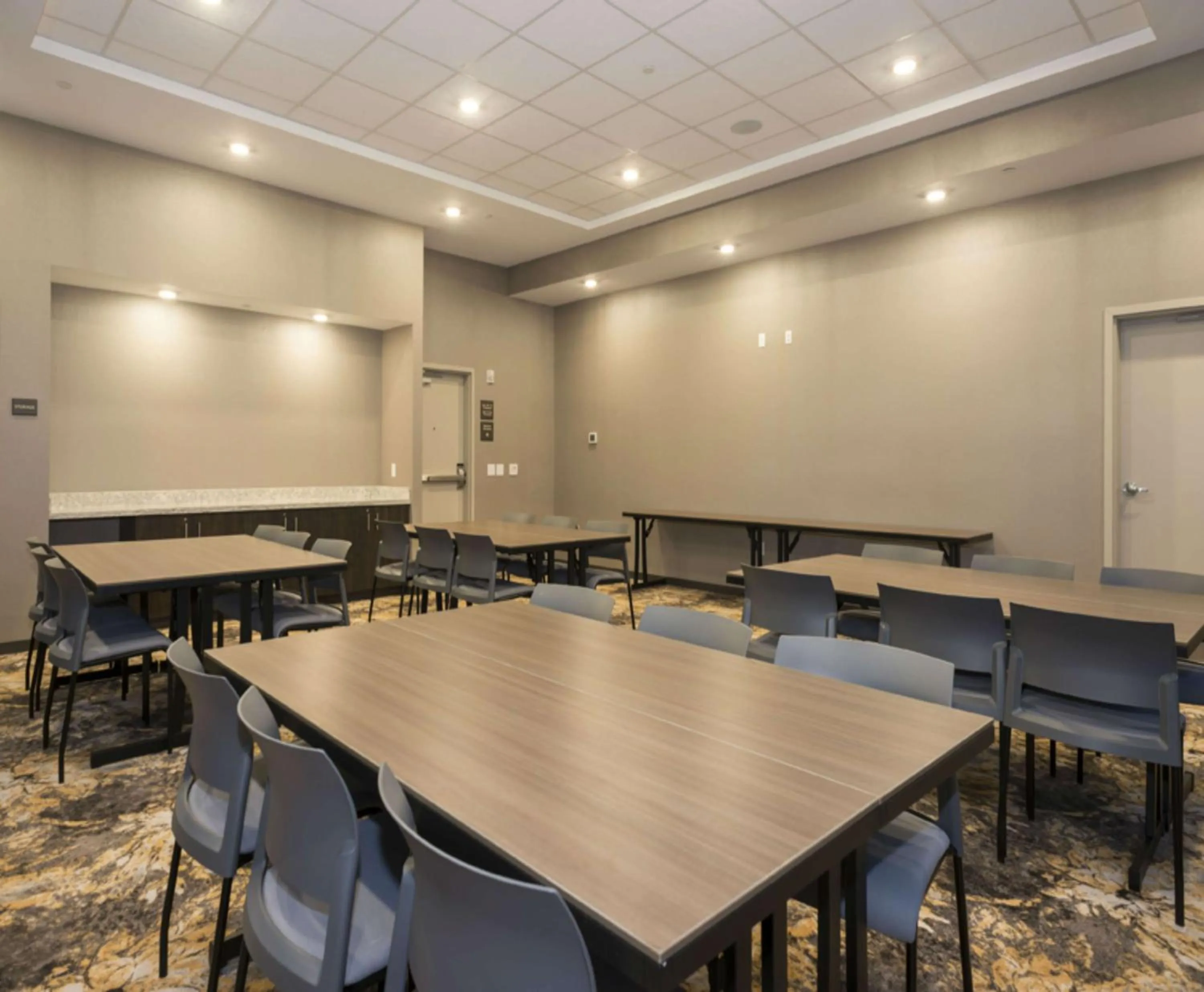 Meeting/conference room in Hampton Inn and Suites Minneapolis University Area, MN