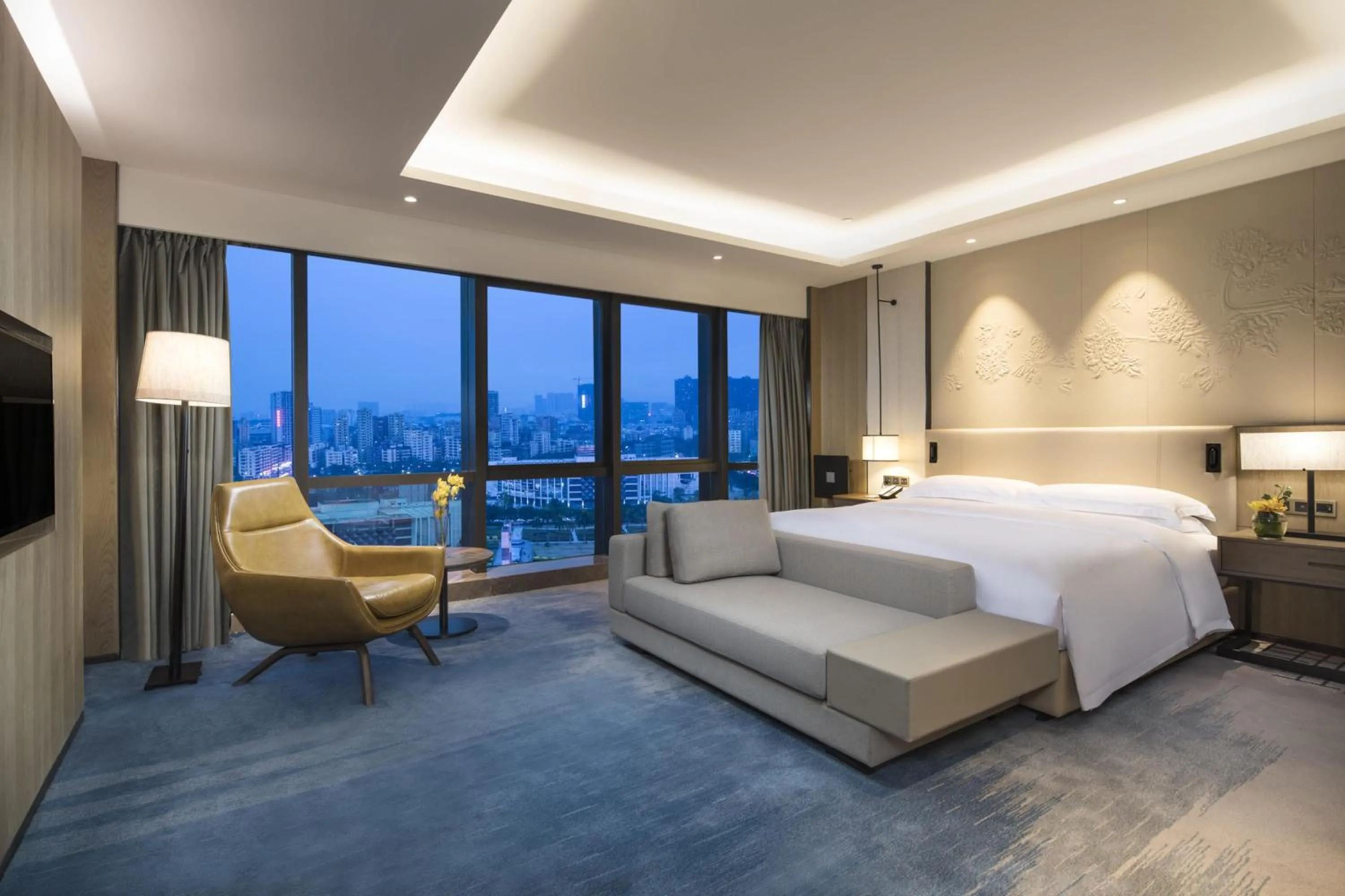 Bedroom, Bed in DoubleTree by Hilton Hotel Shenzhen Longhua
