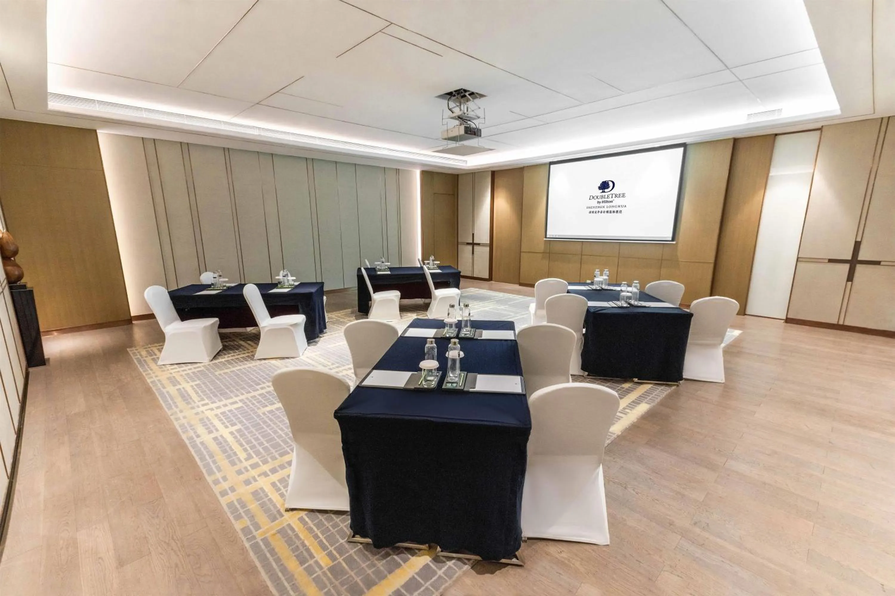 Meeting/conference room in DoubleTree by Hilton Hotel Shenzhen Longhua