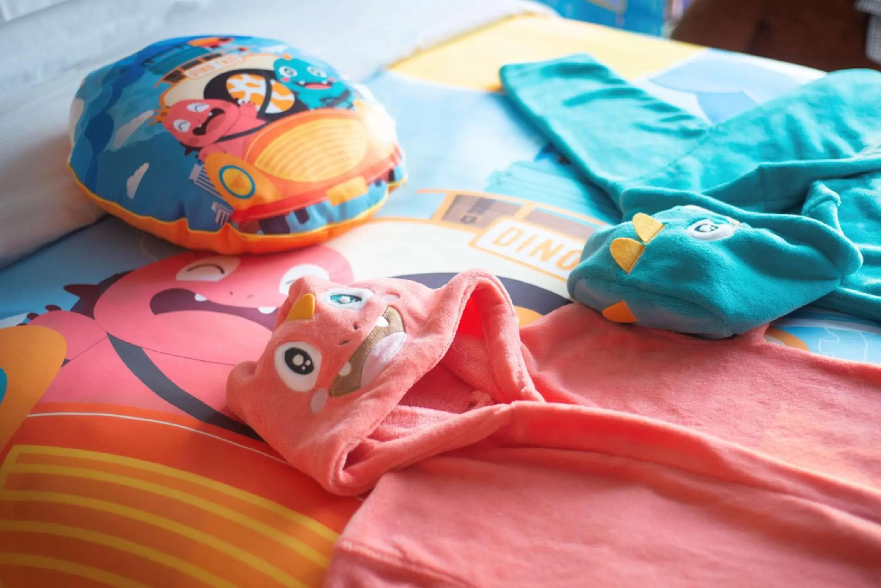 Bathroom, Bed in Hilton Jinan South Hotel & Residences Bathroom, Bed in Hilton Jinan South Hotel & Residences