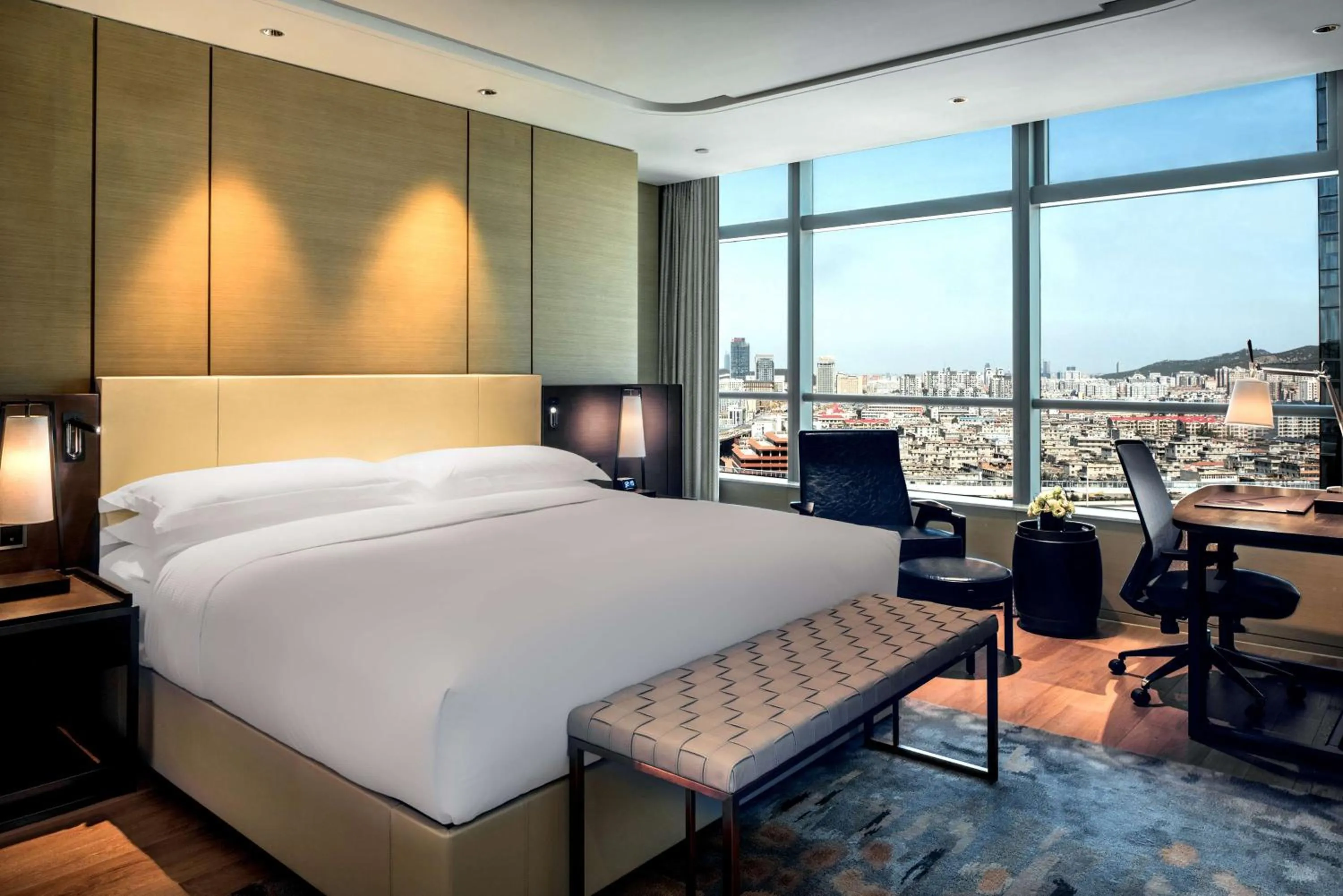 Bed in Hilton Jinan South Hotel & Residences