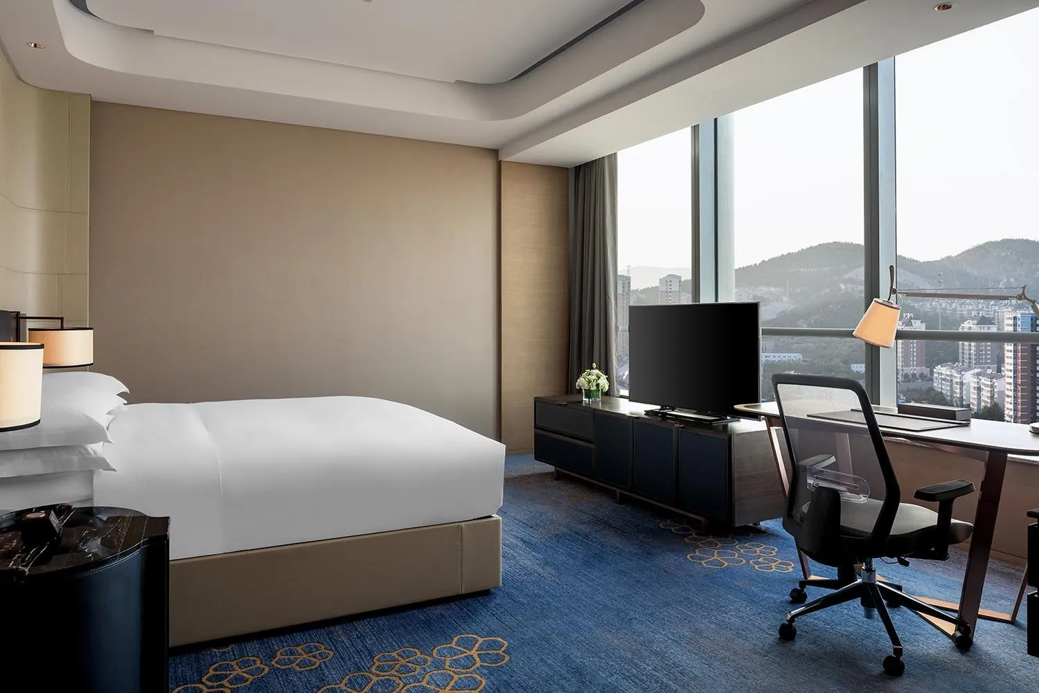 Bed in Hilton Jinan South Hotel & Residences