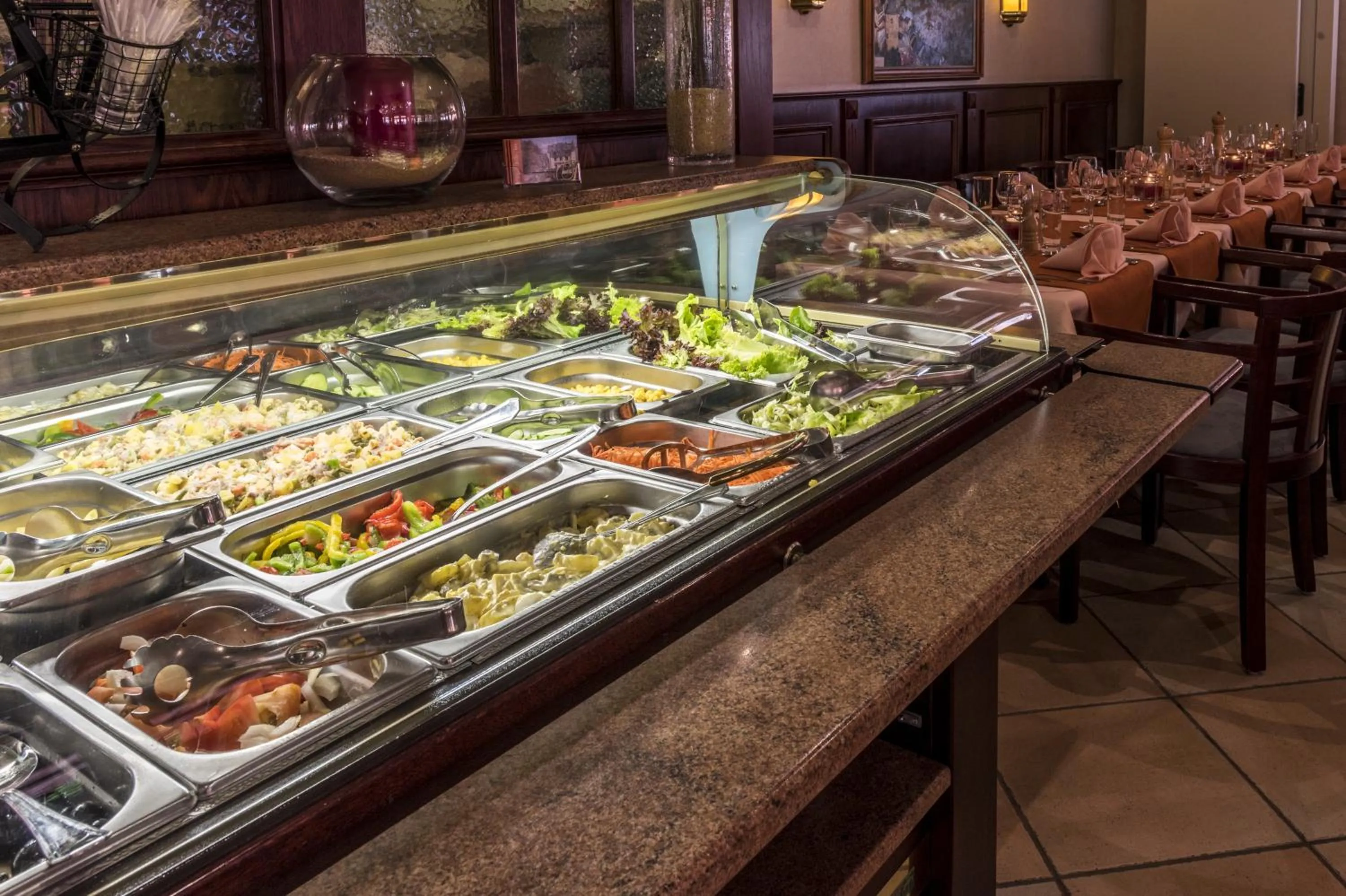 Restaurant/places to eat in Hotel Belle Vue