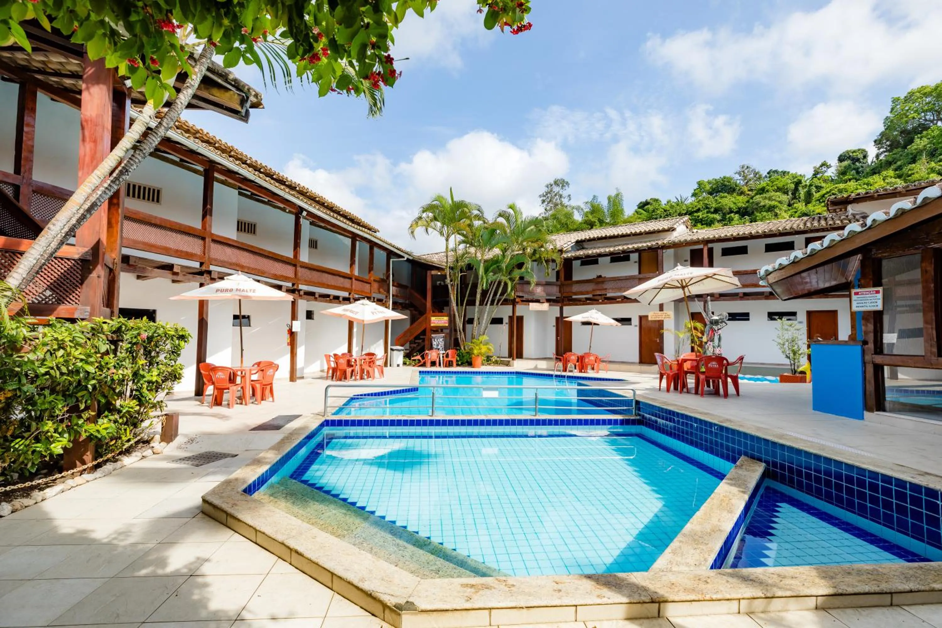 Swimming pool in Hotel Casa Blanca Porto Seguro