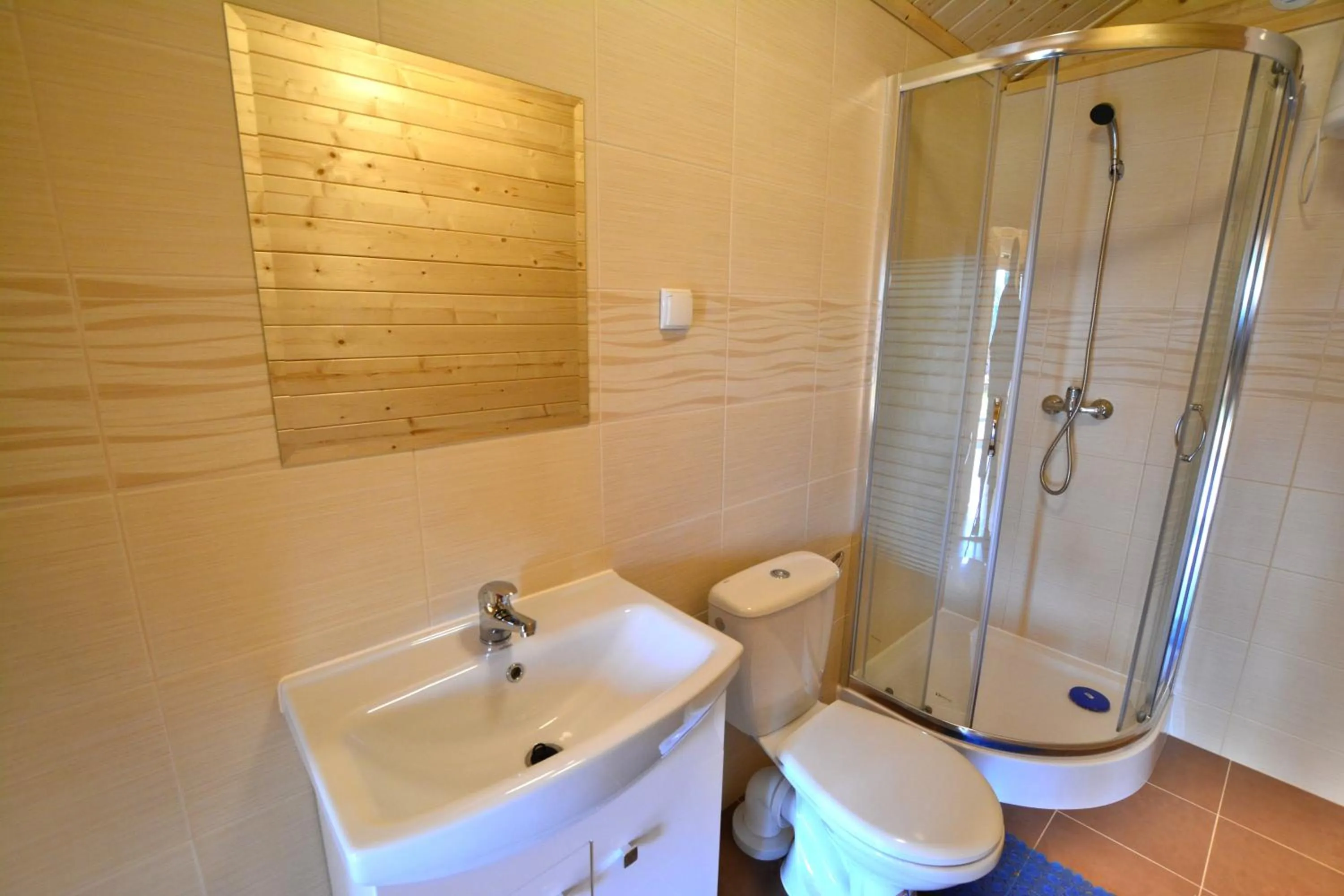 Shower in Tropikana Domki, Apartamenty