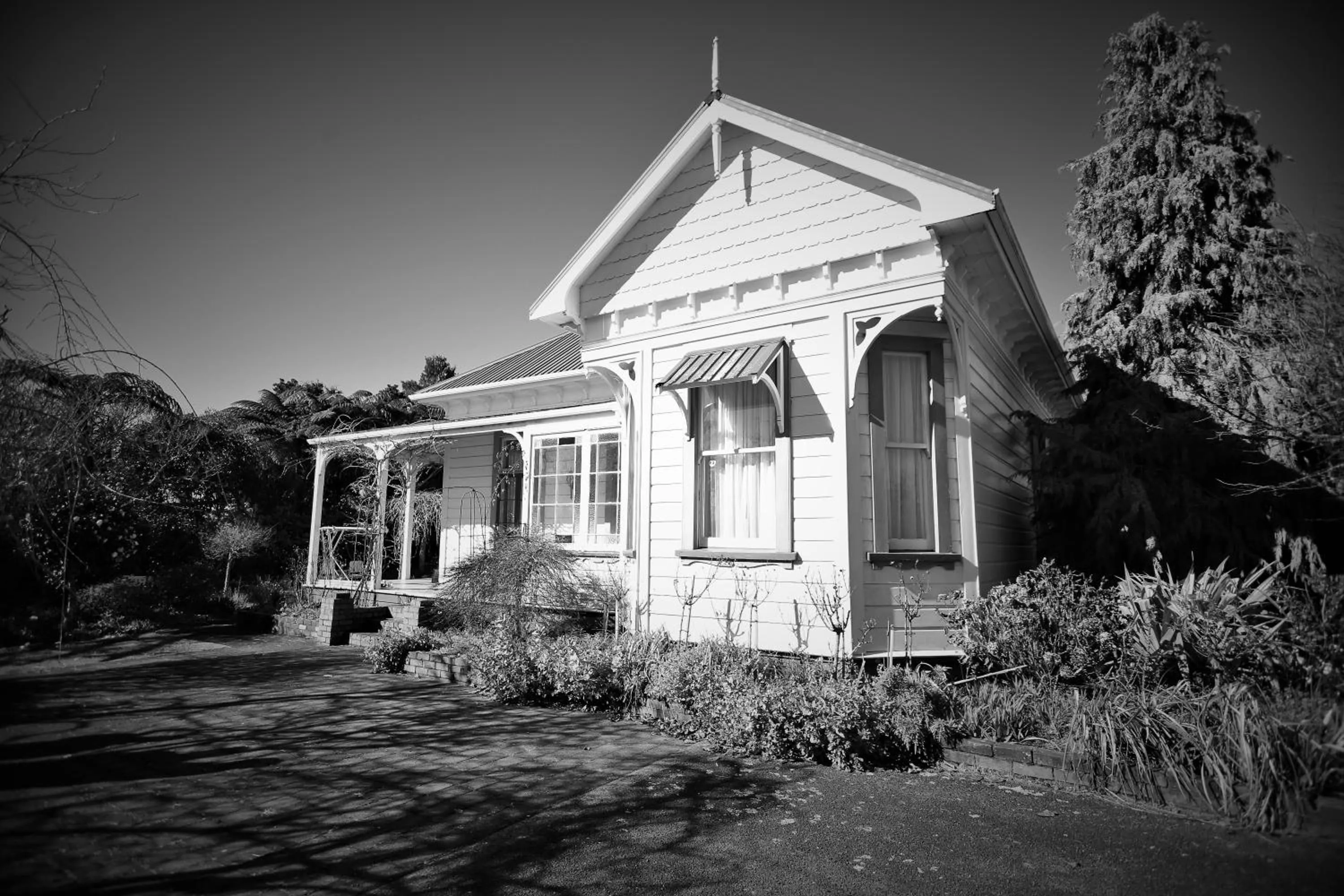 Facade/entrance in Regan House