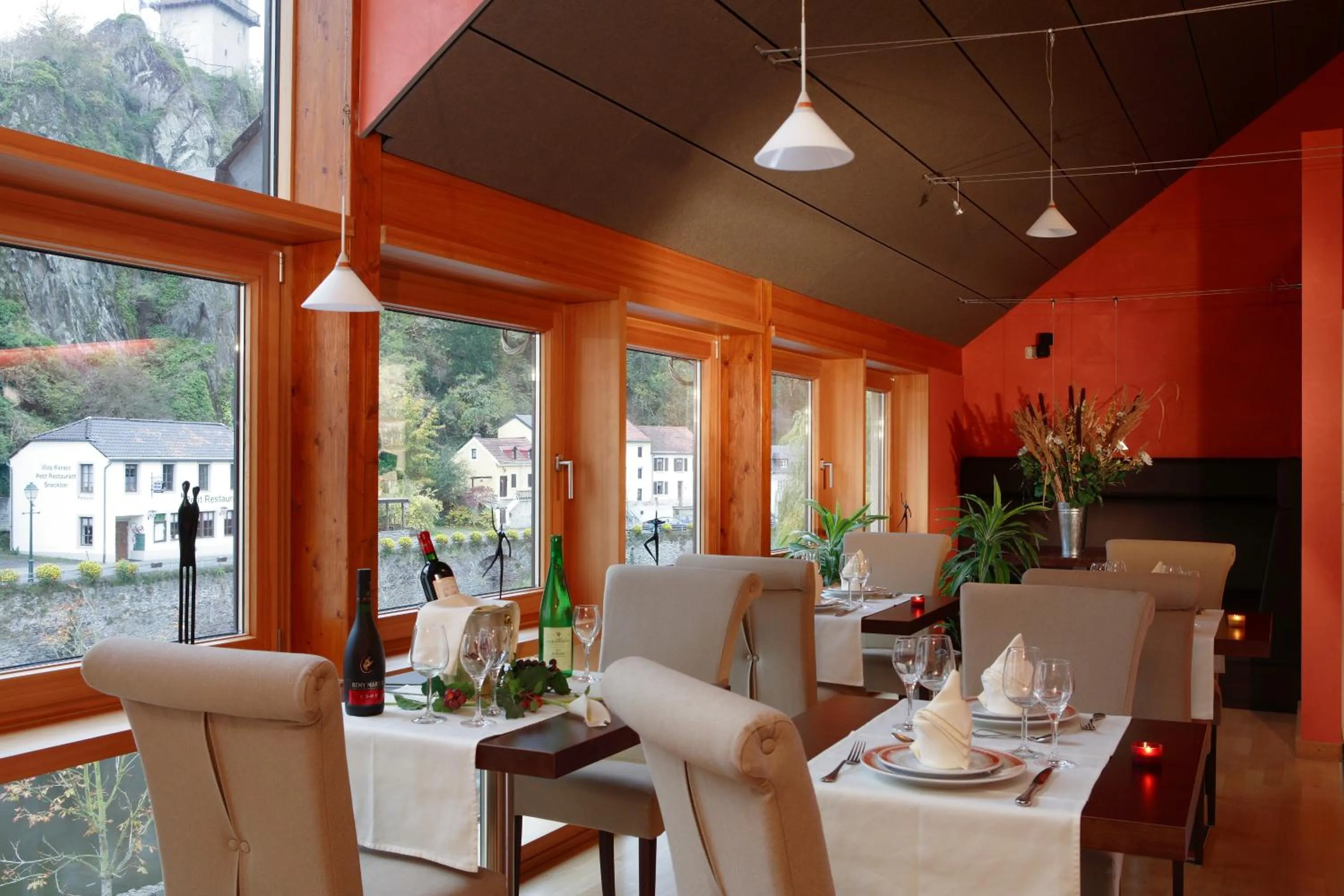 Restaurant/places to eat in Hôtel - Restaurant " Victor Hugo"