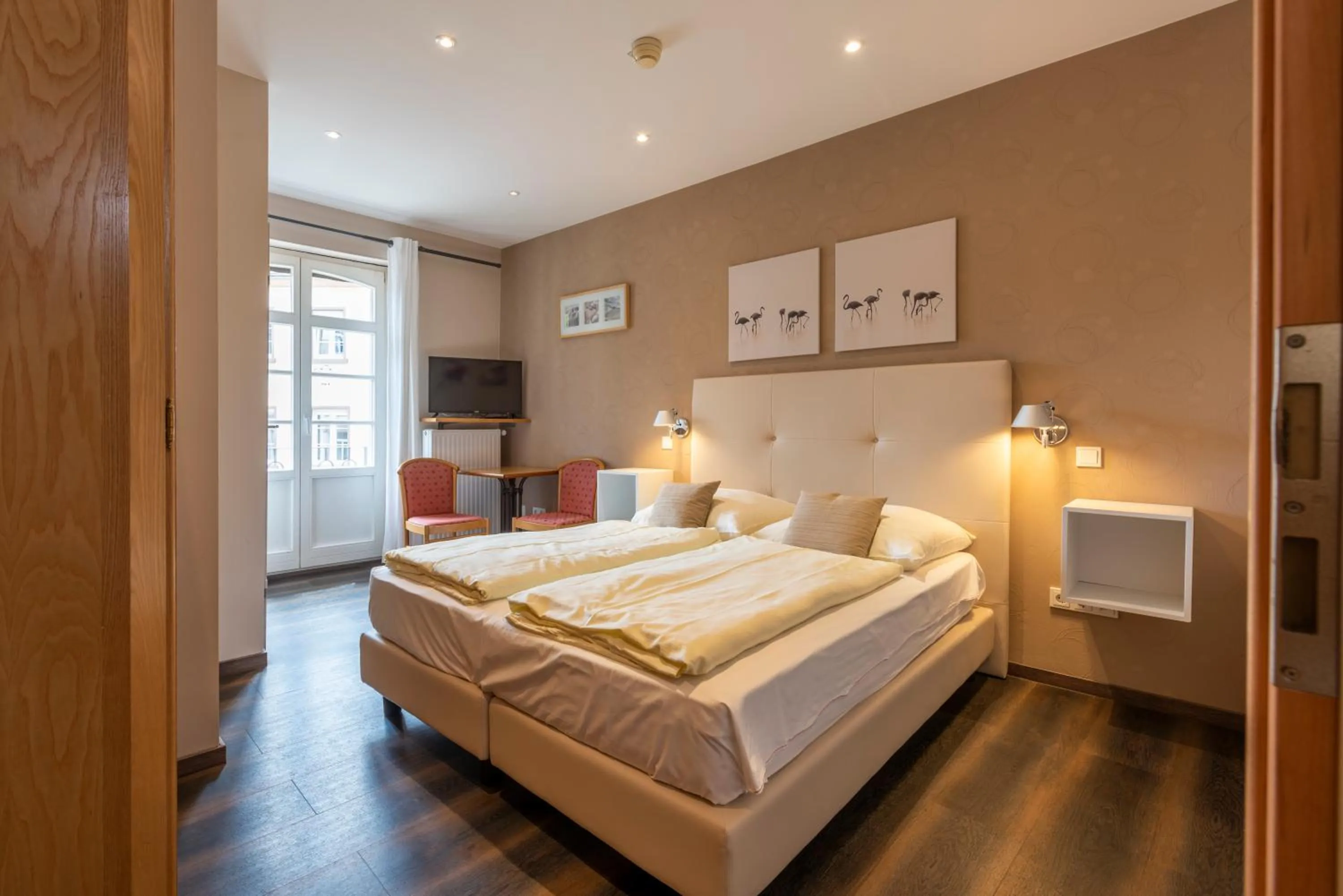 Bed in Hôtel - Restaurant " Victor Hugo"