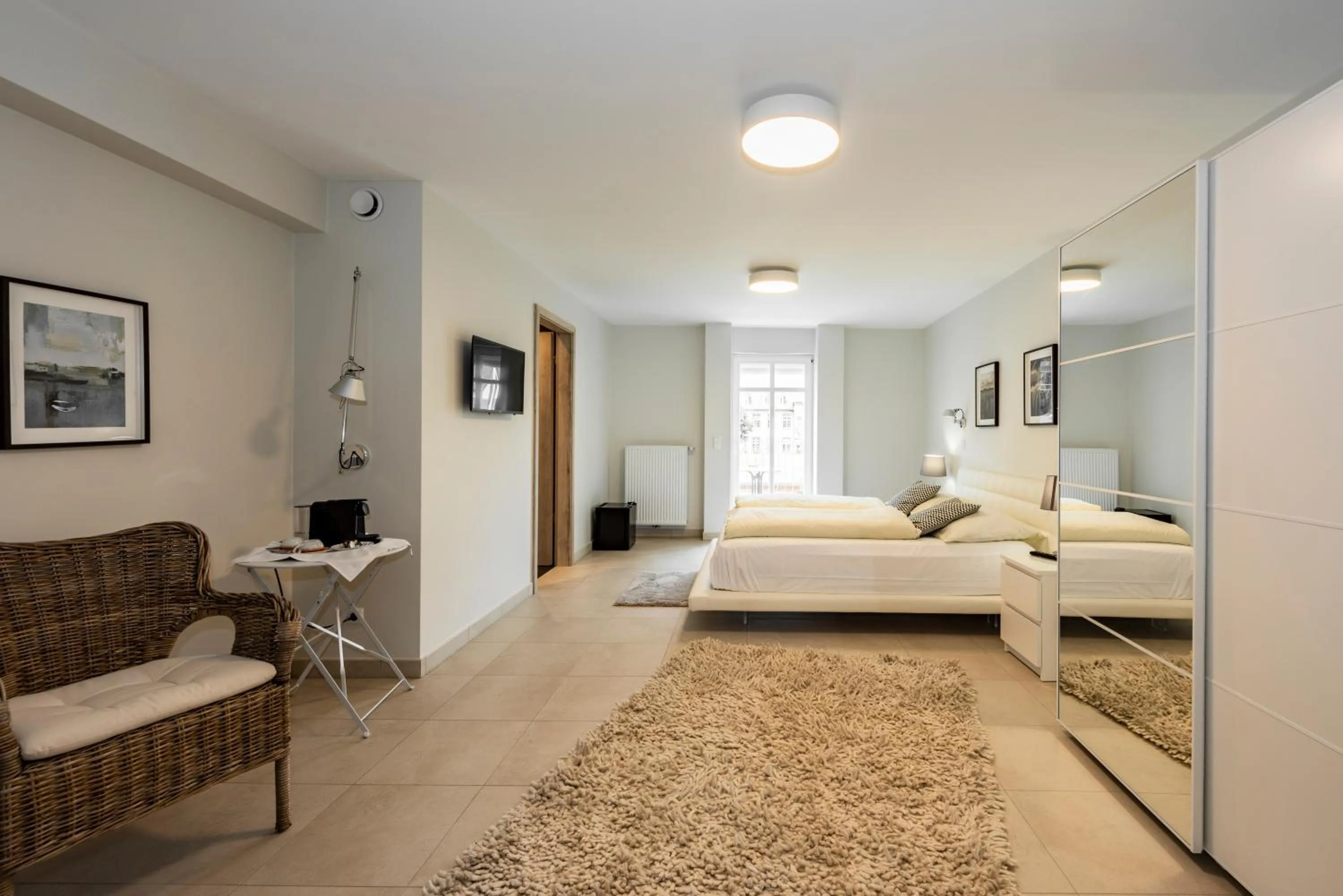 Bed in Hôtel - Restaurant " Victor Hugo"