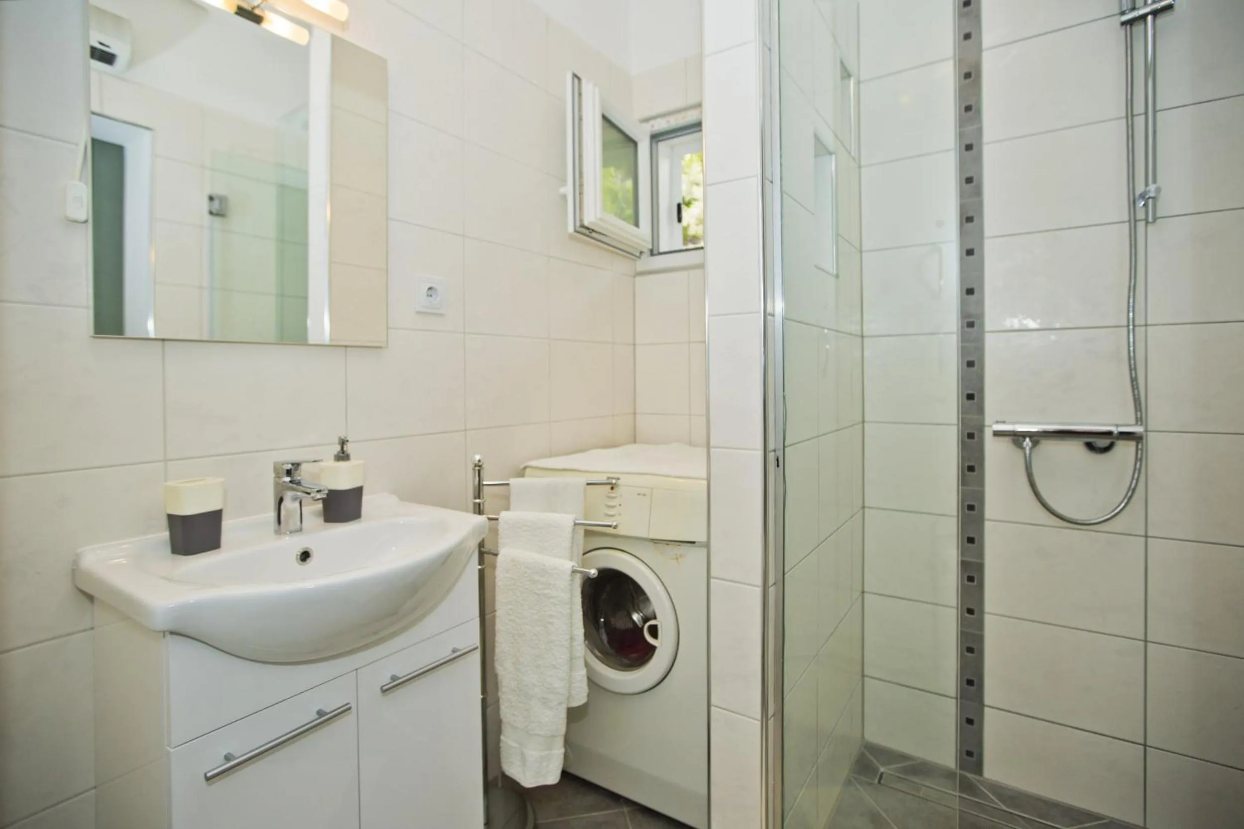Bathroom in Hvar Port View apartment
