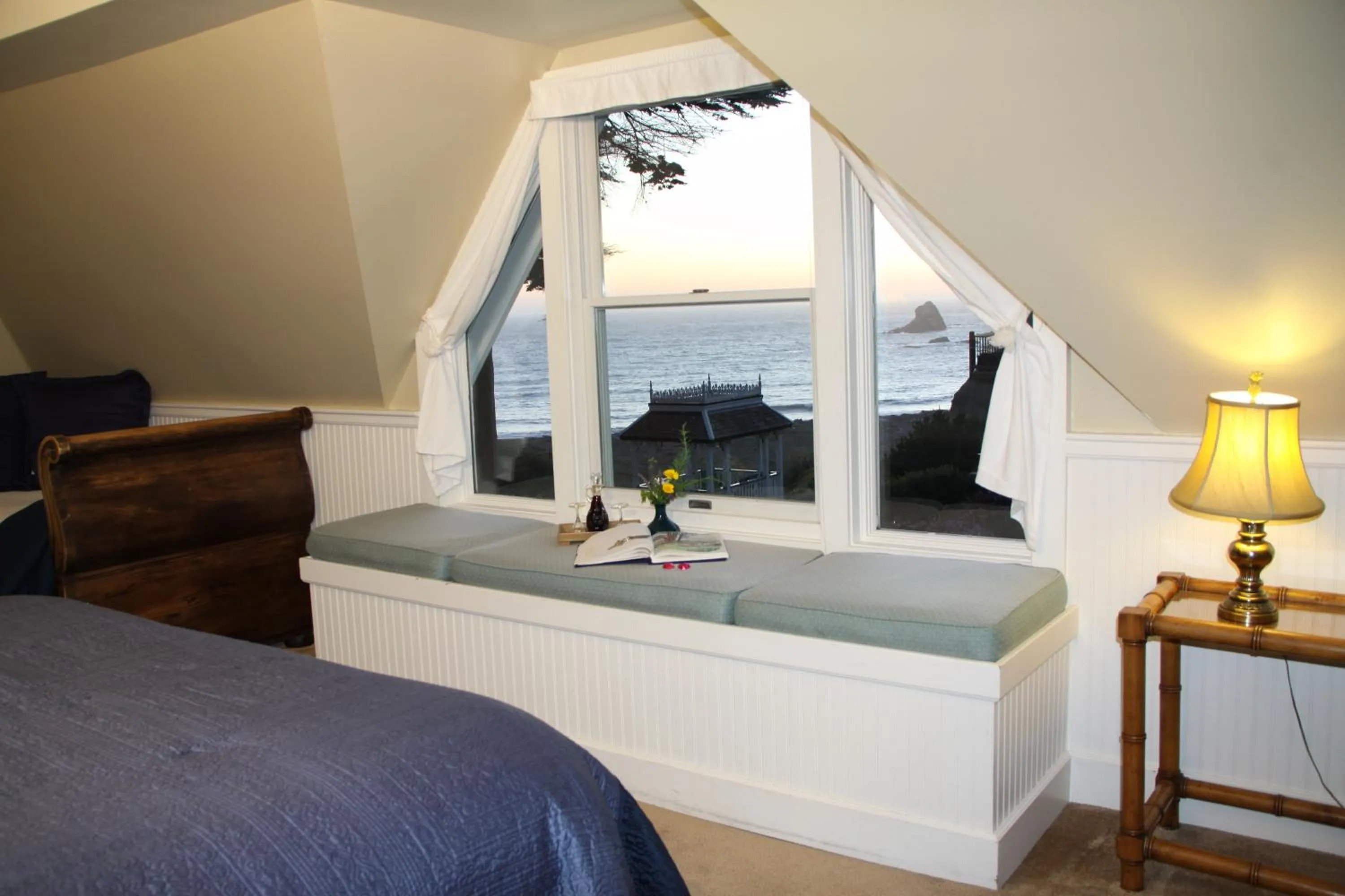 Sea view, Bed in Elk Cove Inn & Spa