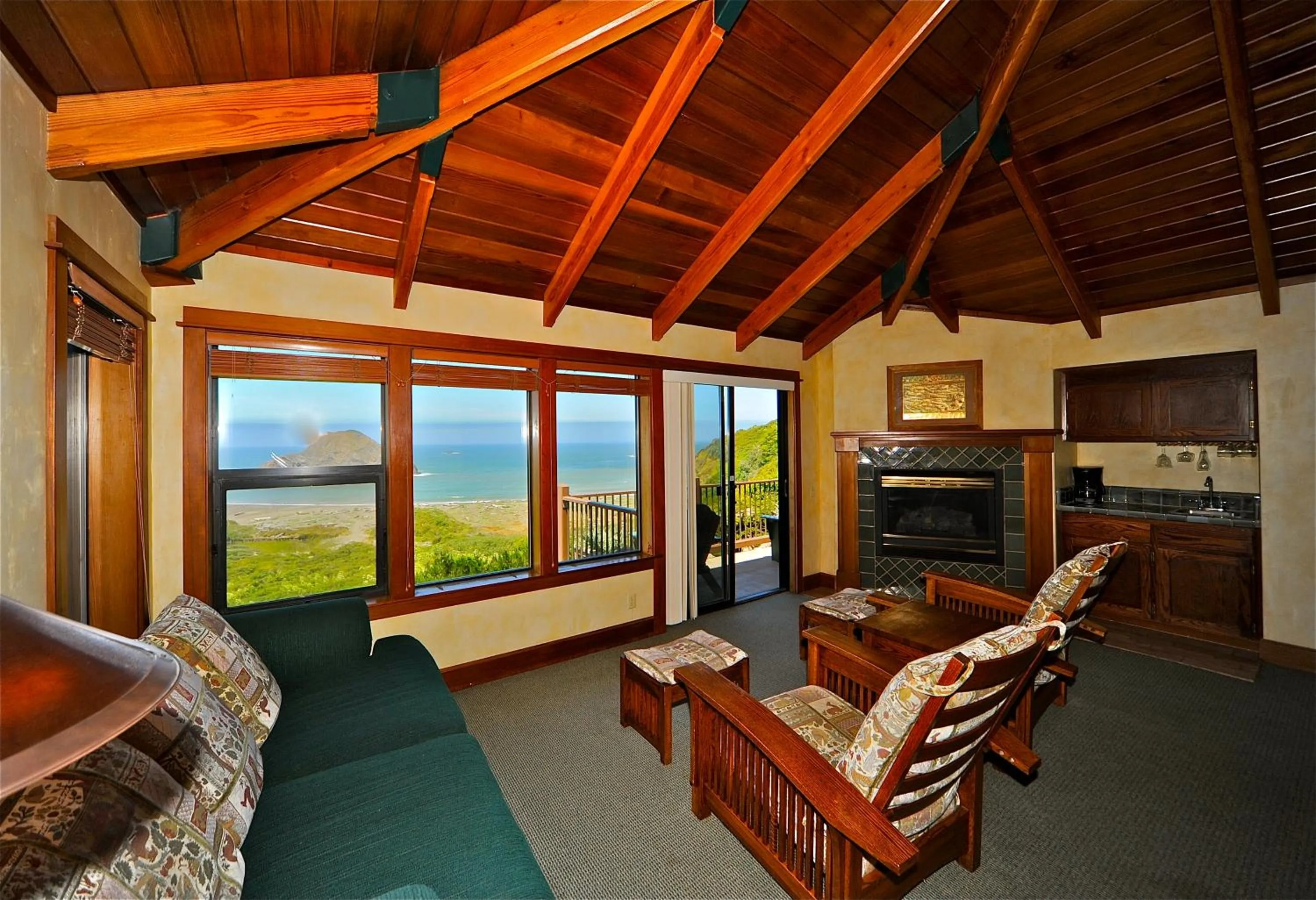 Seating area in Elk Cove Inn & Spa