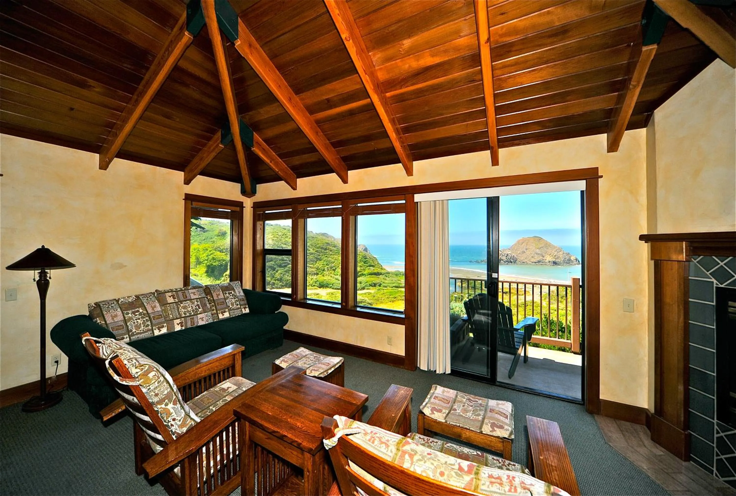 Seating area in Elk Cove Inn & Spa