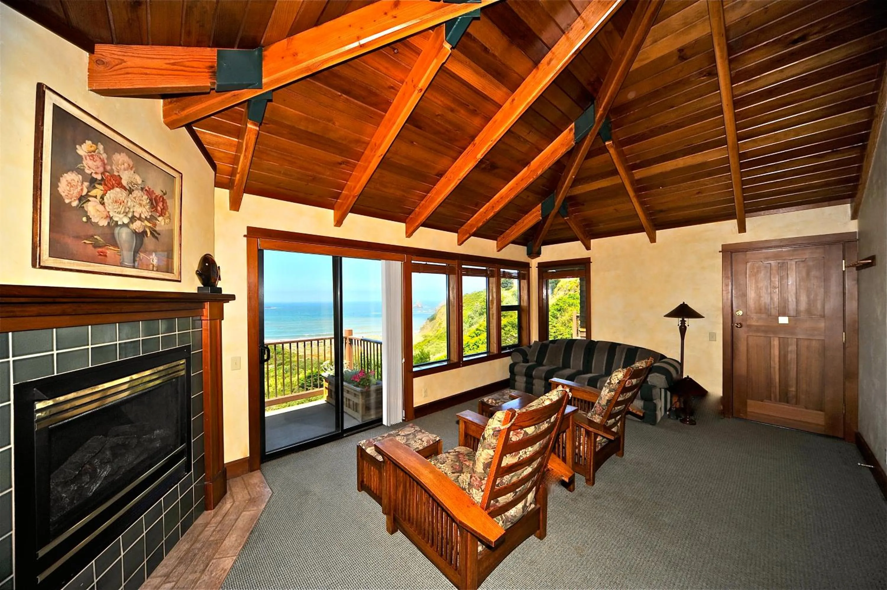 Seating area in Elk Cove Inn & Spa