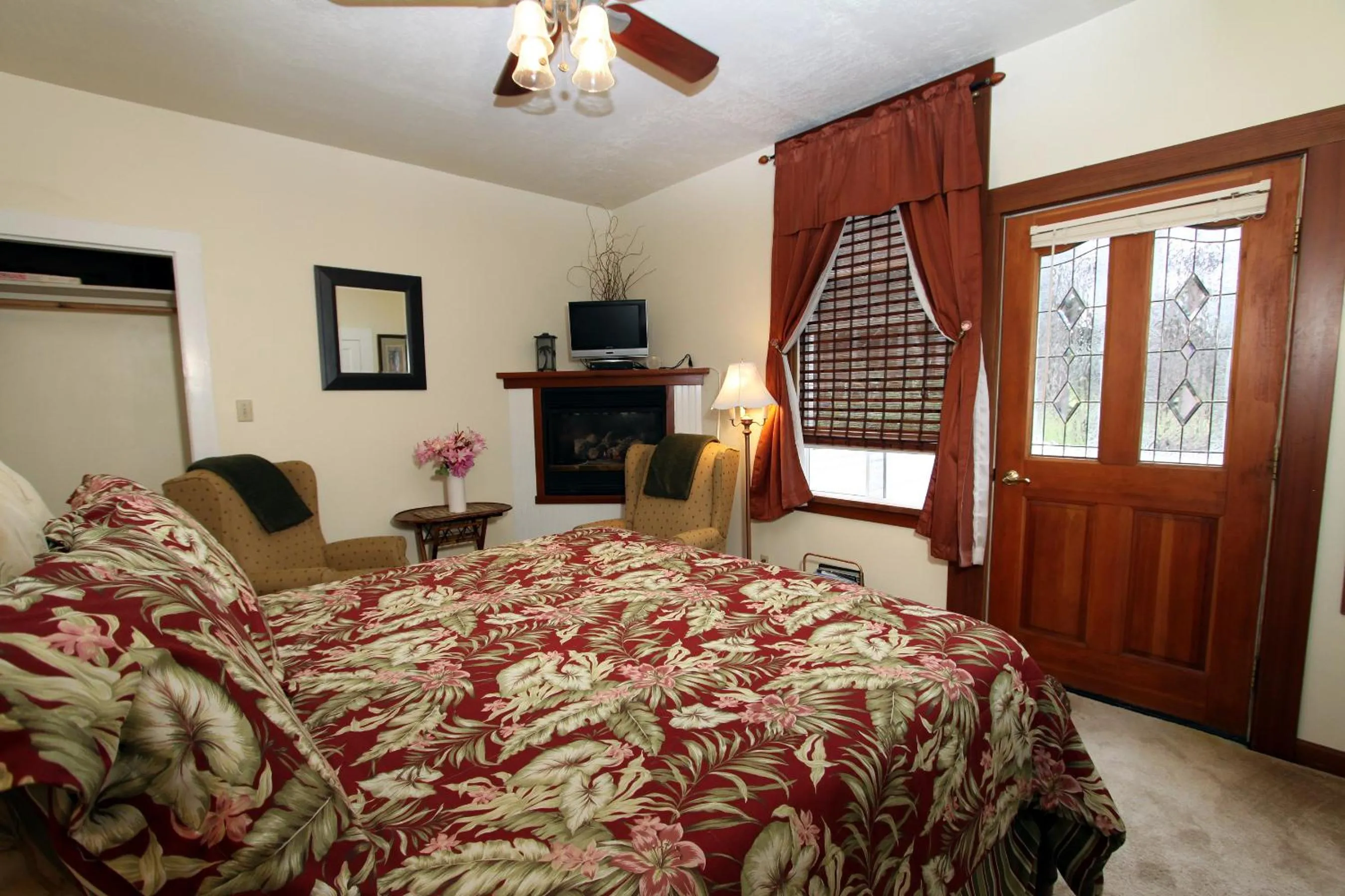 Bedroom, Bed in Elk Cove Inn & Spa