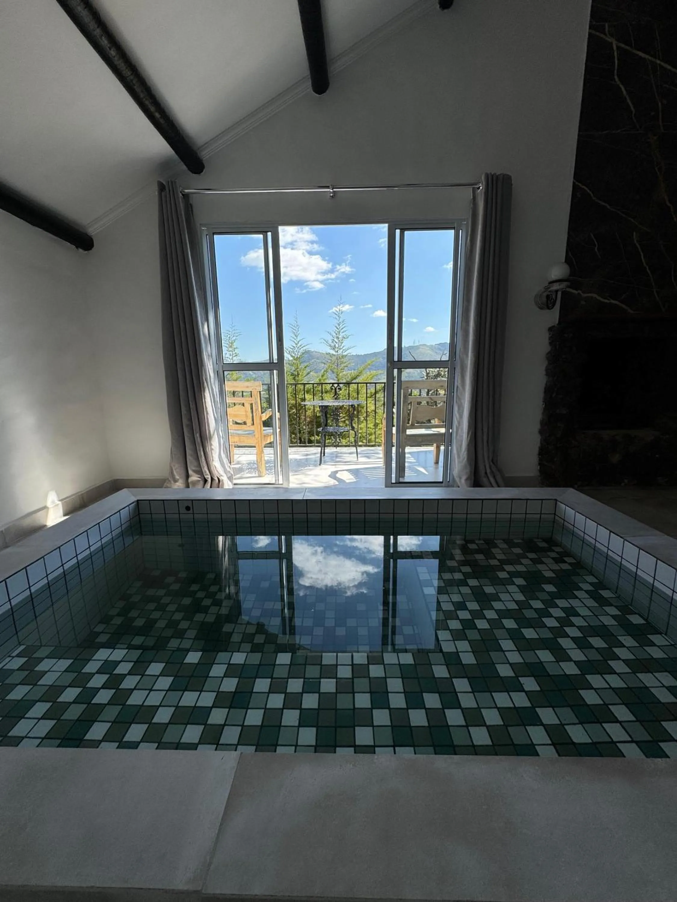 Pool view in Pousada Chalé da Montanha São Thomé das Letras